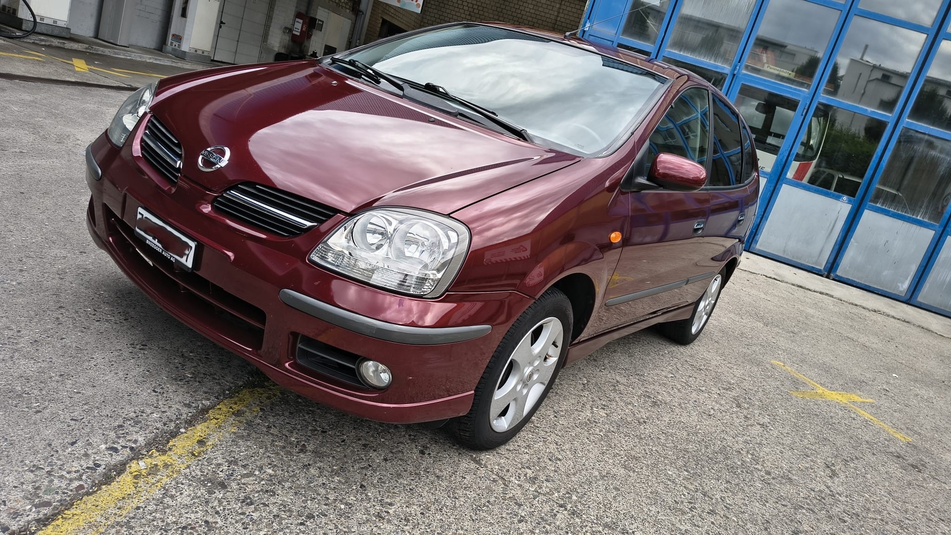 NISSAN Almera Tino 1.8-showroom-element-1