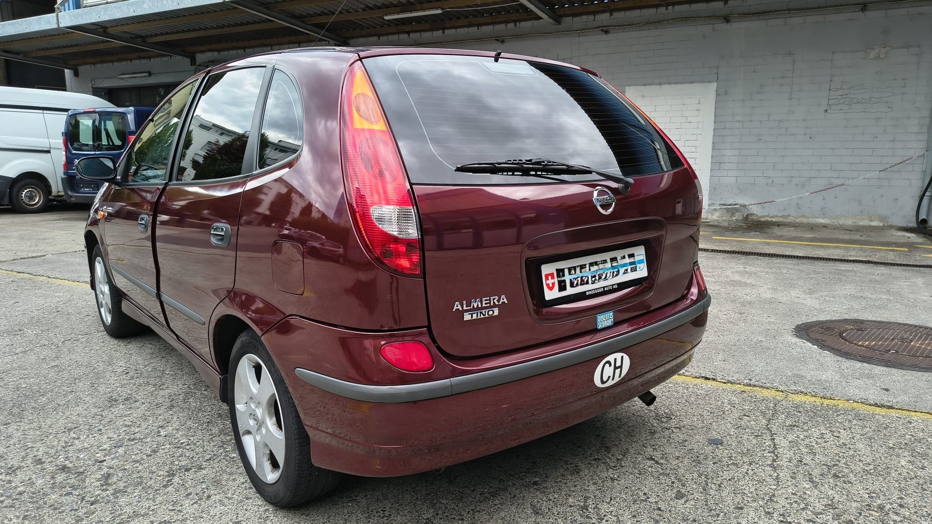NISSAN Almera Tino 1.8-showroom-element-3