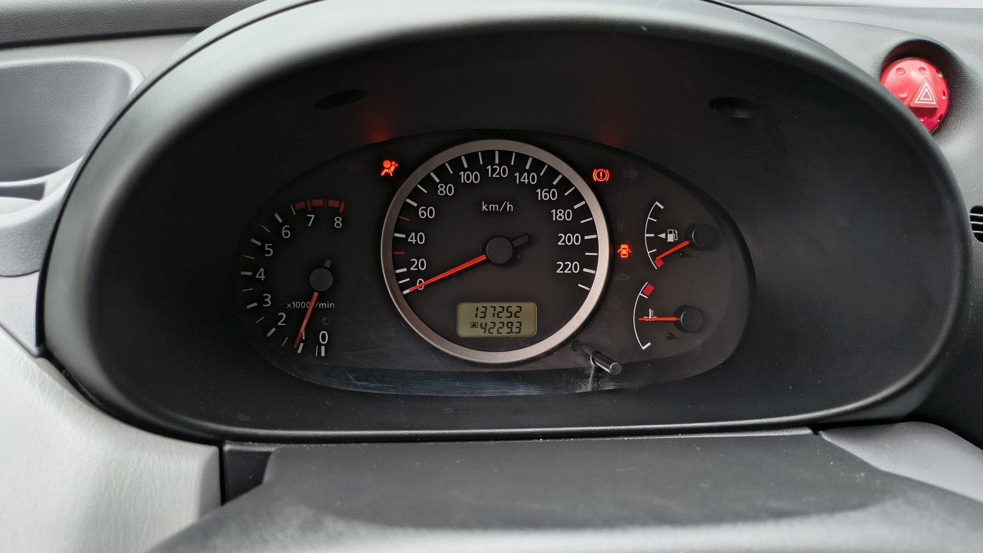 NISSAN Almera Tino 1.8-image-10