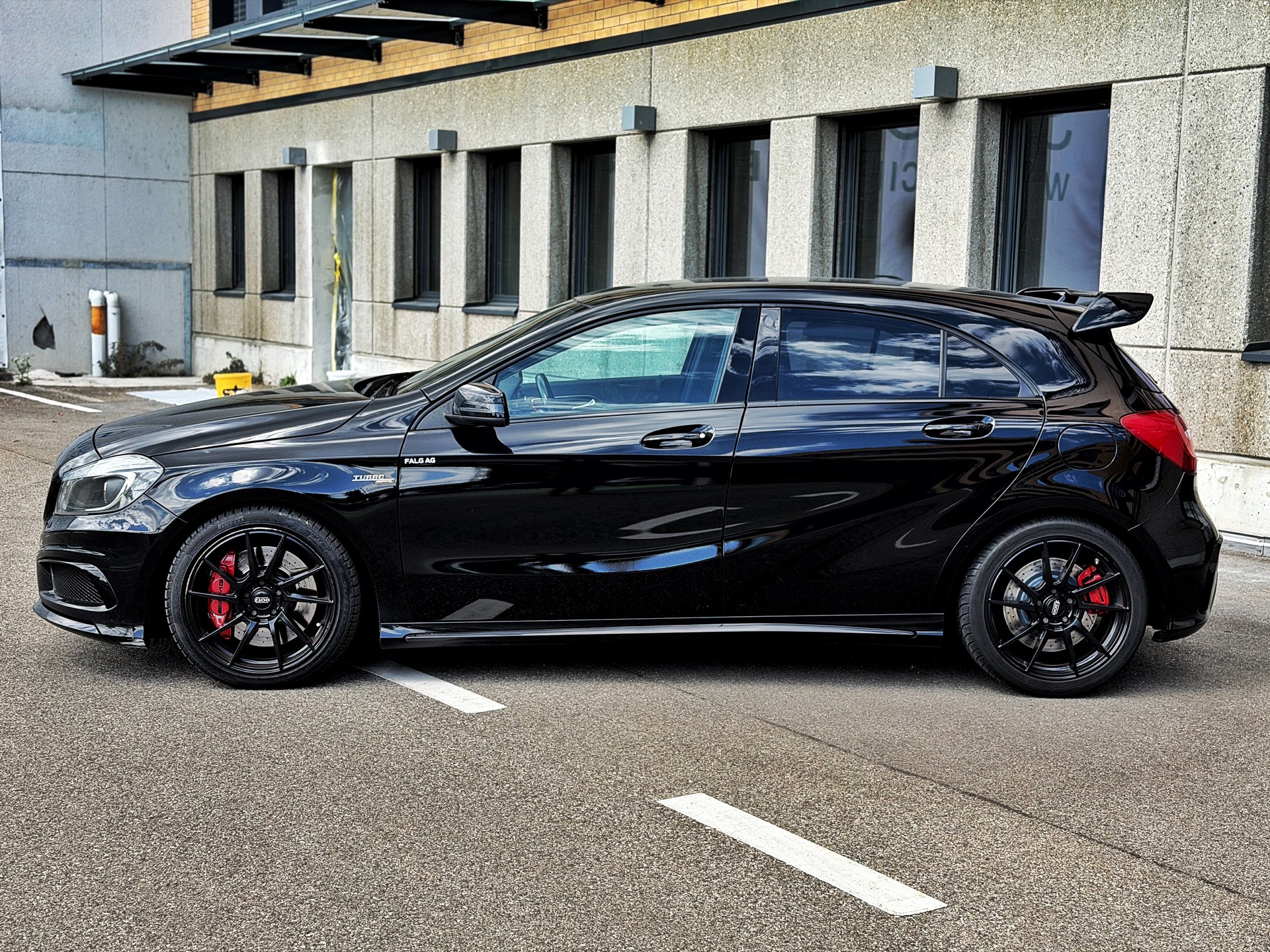 MERCEDES-BENZ A 45 AMG 4Matic Speedshift 7G-DCT-showroom-element-1