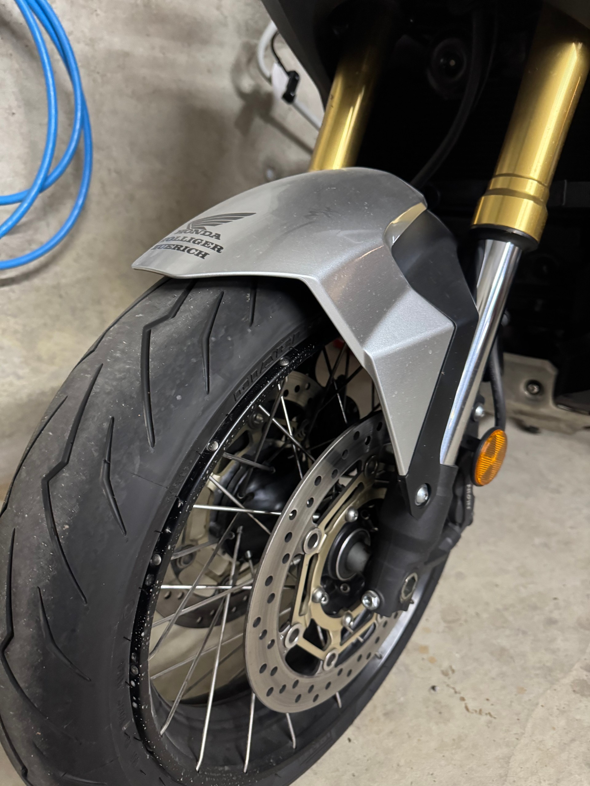 HONDA X-ADV 750 ABS-image-2
