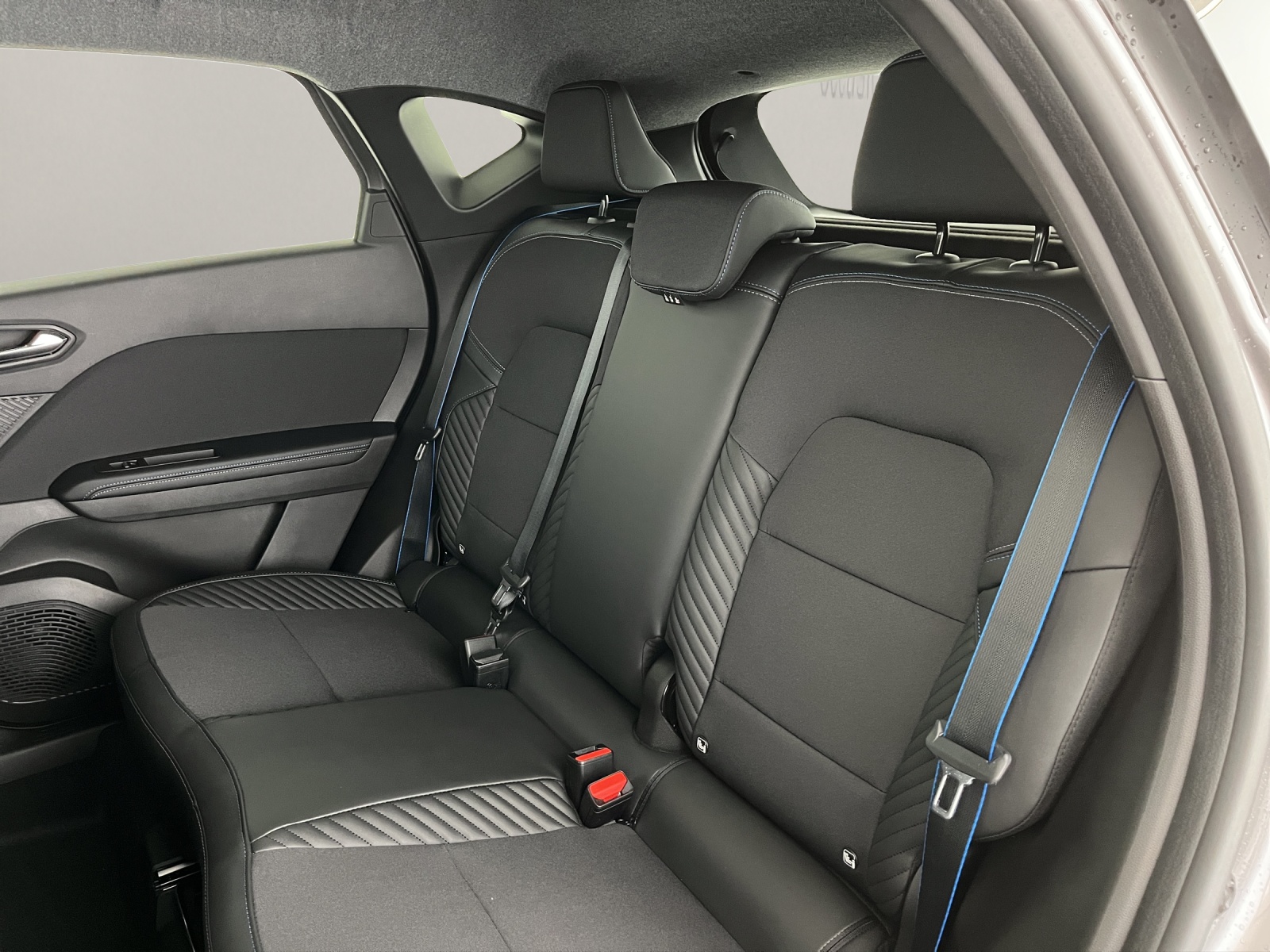 RENAULT Captur 1.8 E-Tech esprit Alpine-image-16