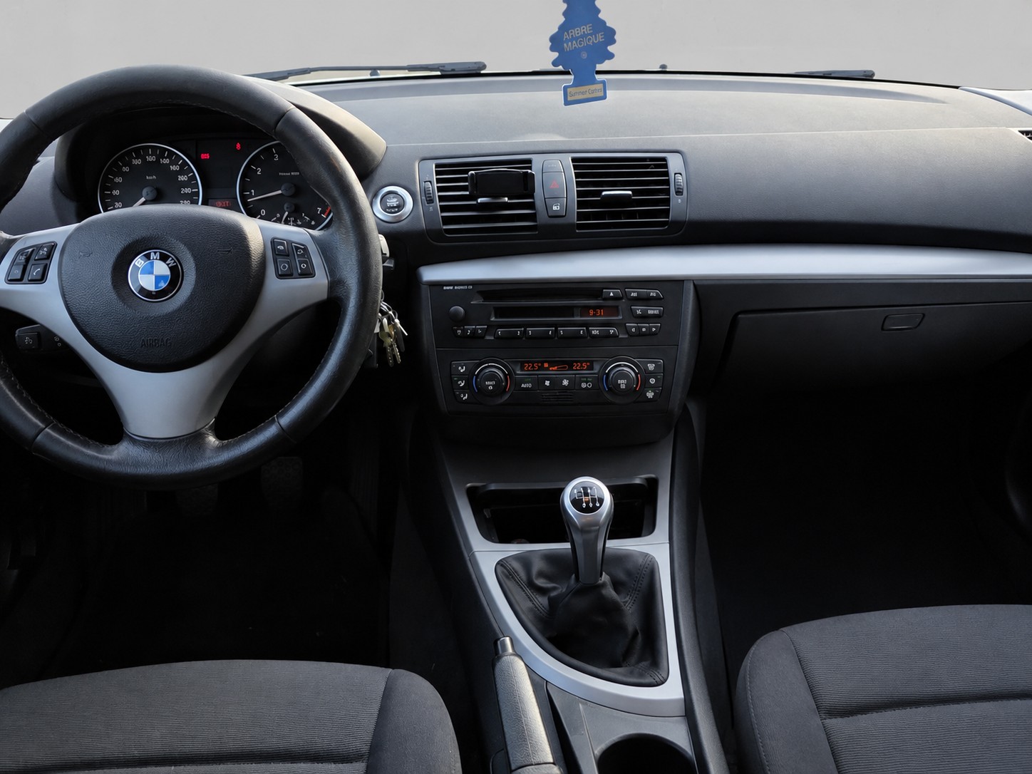 BMW 116i-image-8