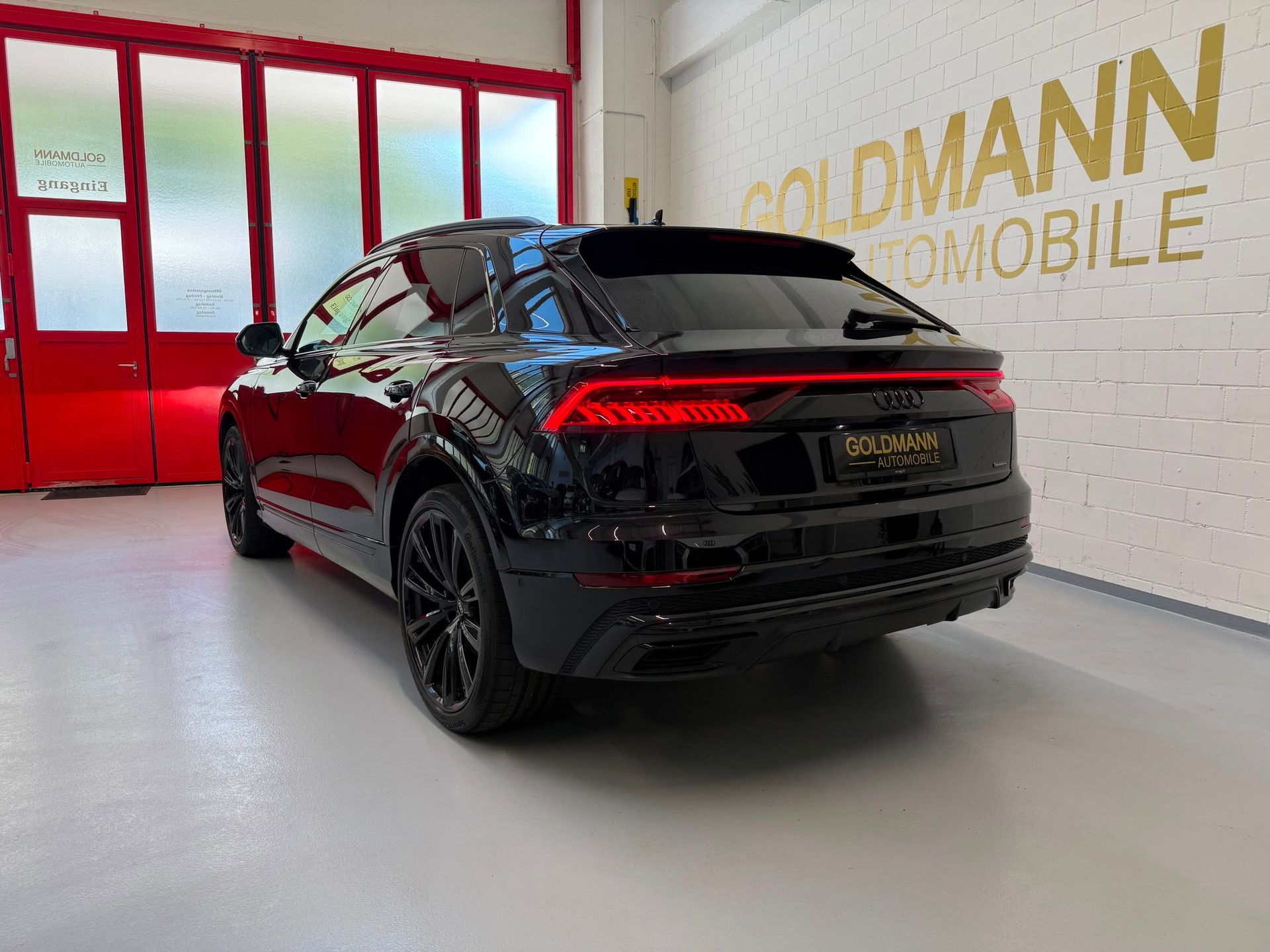 AUDI Q8 45 TDI Black Edition quattro tiptronic-showroom-element-3