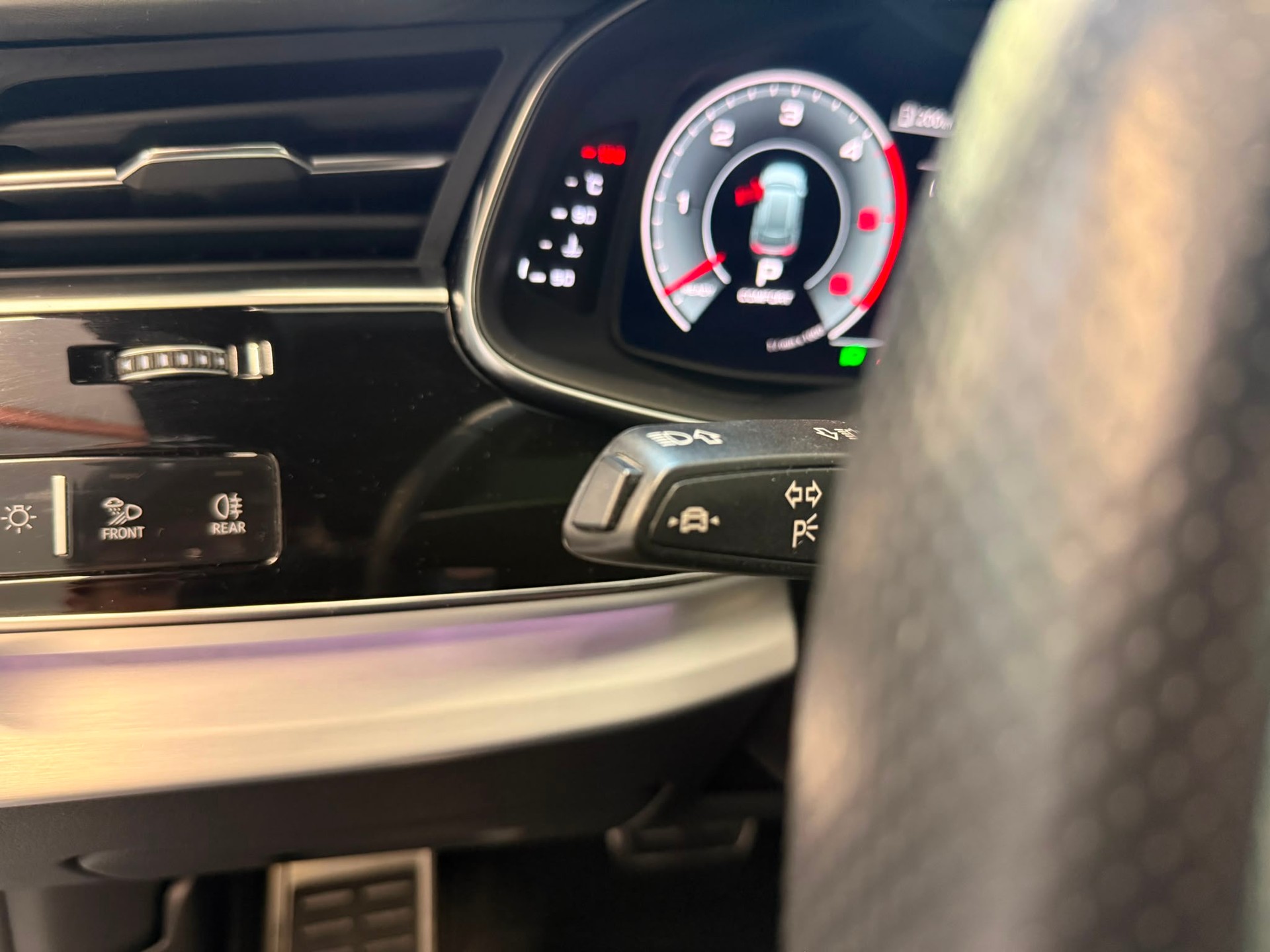 AUDI Q8 45 TDI Black Edition quattro tiptronic-image-25