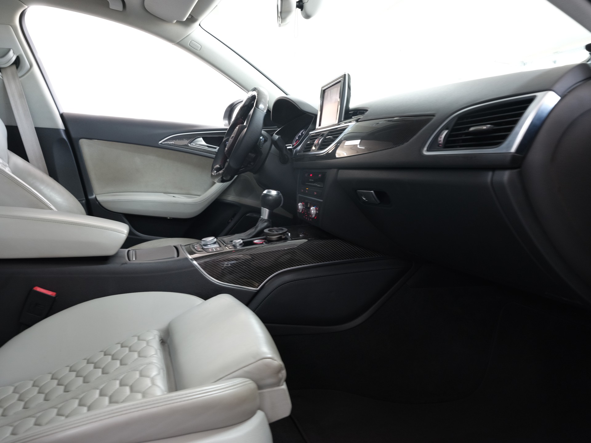 AUDI RS6 Avant 4.0 TFSI V8 performance quattro *Performance Abgassanlage* *Panorama* *Bose*-image-31