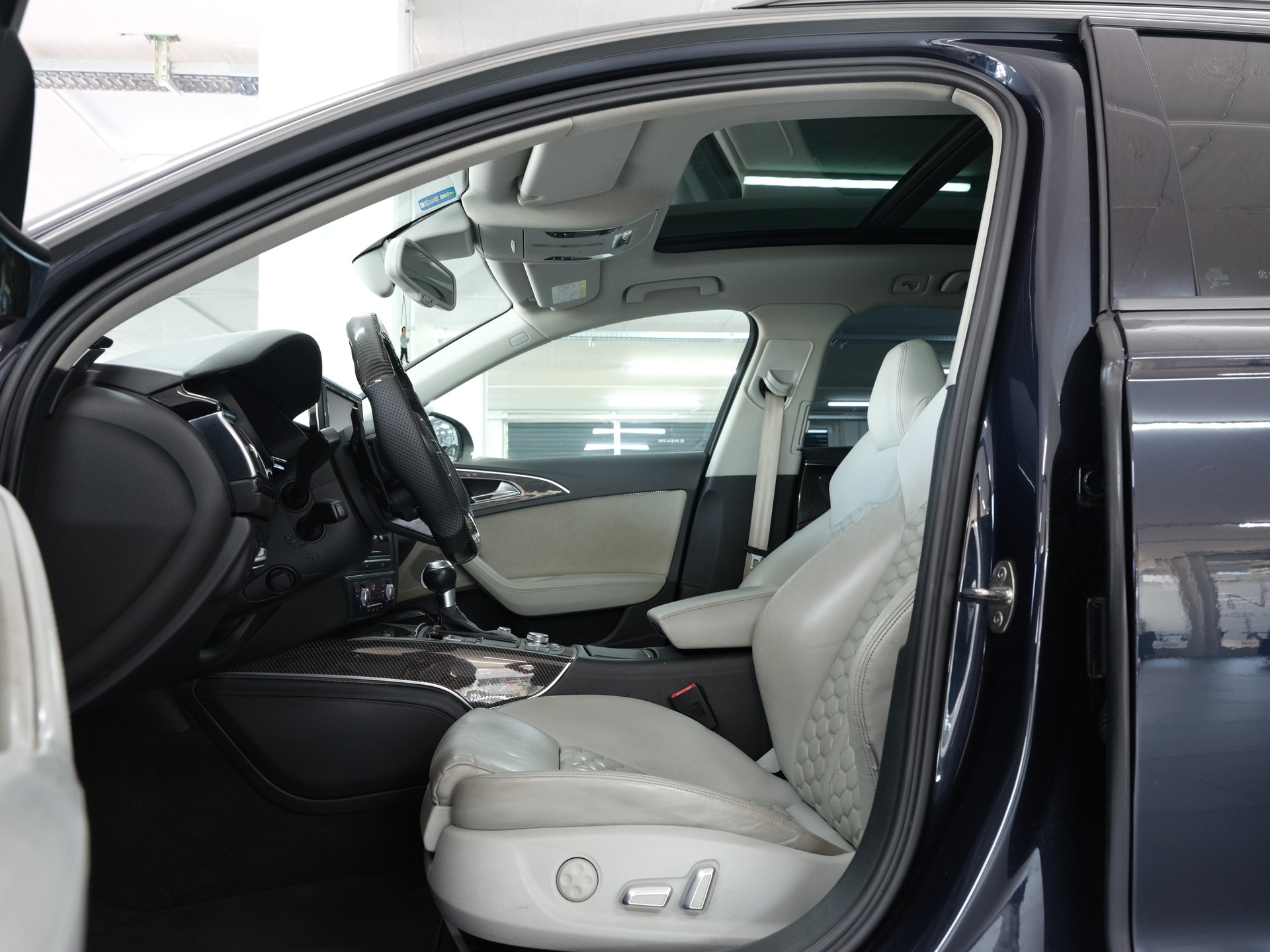 AUDI RS6 Avant 4.0 TFSI V8 performance quattro *Performance Abgassanlage* *Panorama* *Bose*-image-20