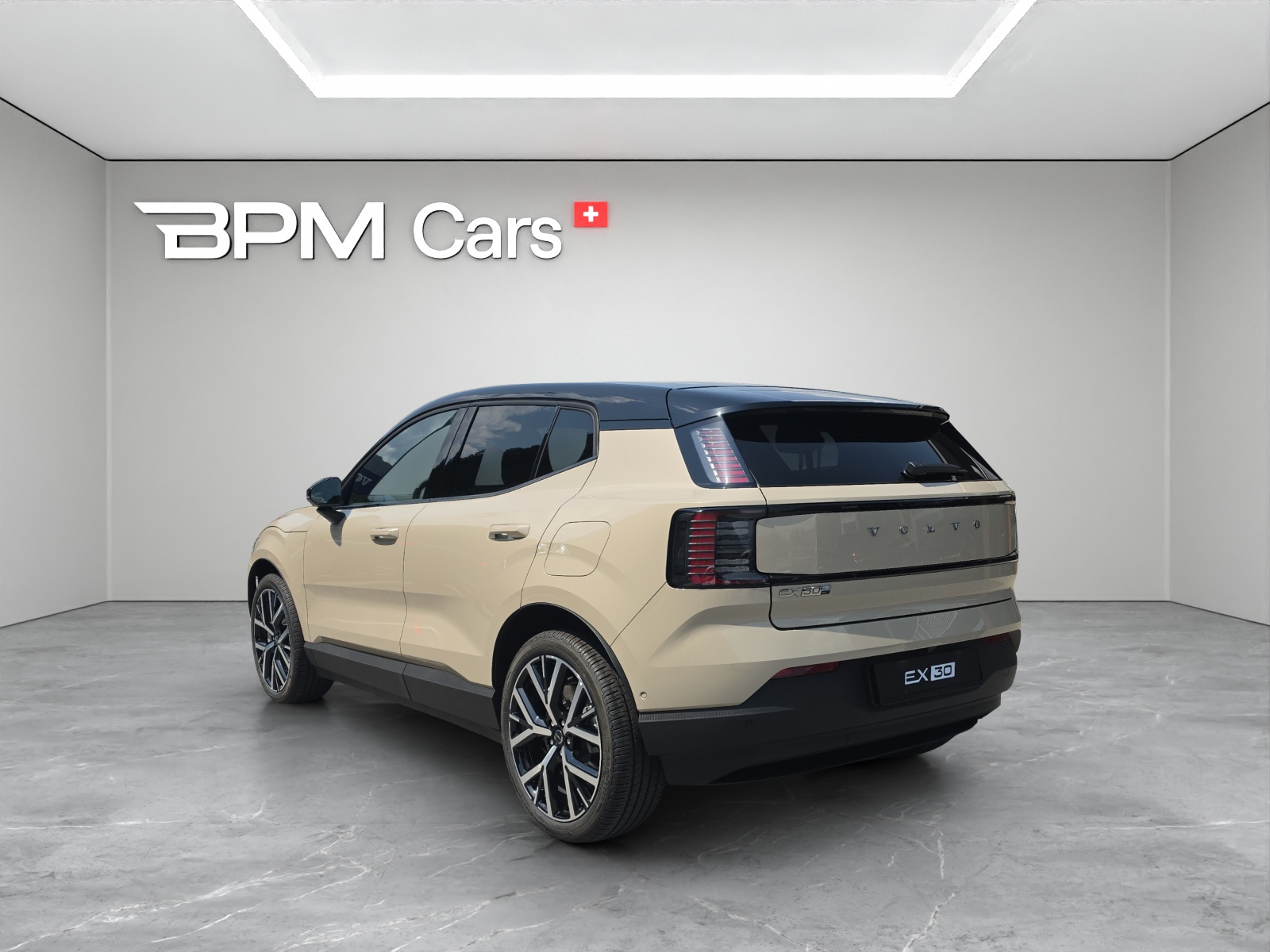 VOLVO EX30 P8 69 kWh AWD Ultra-showroom-element-2