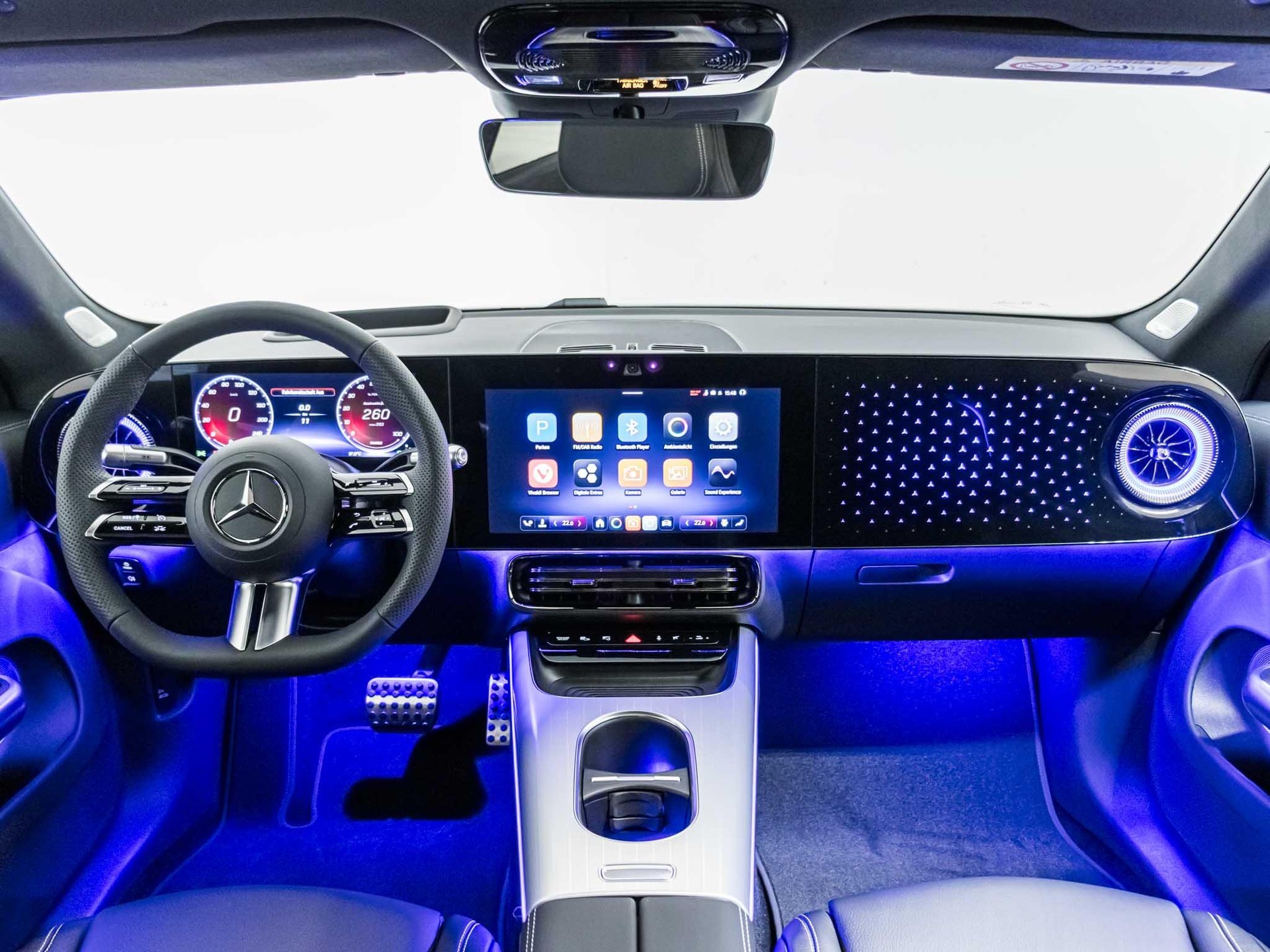 MERCEDES-BENZ CLA 350 4MATIC-image-11