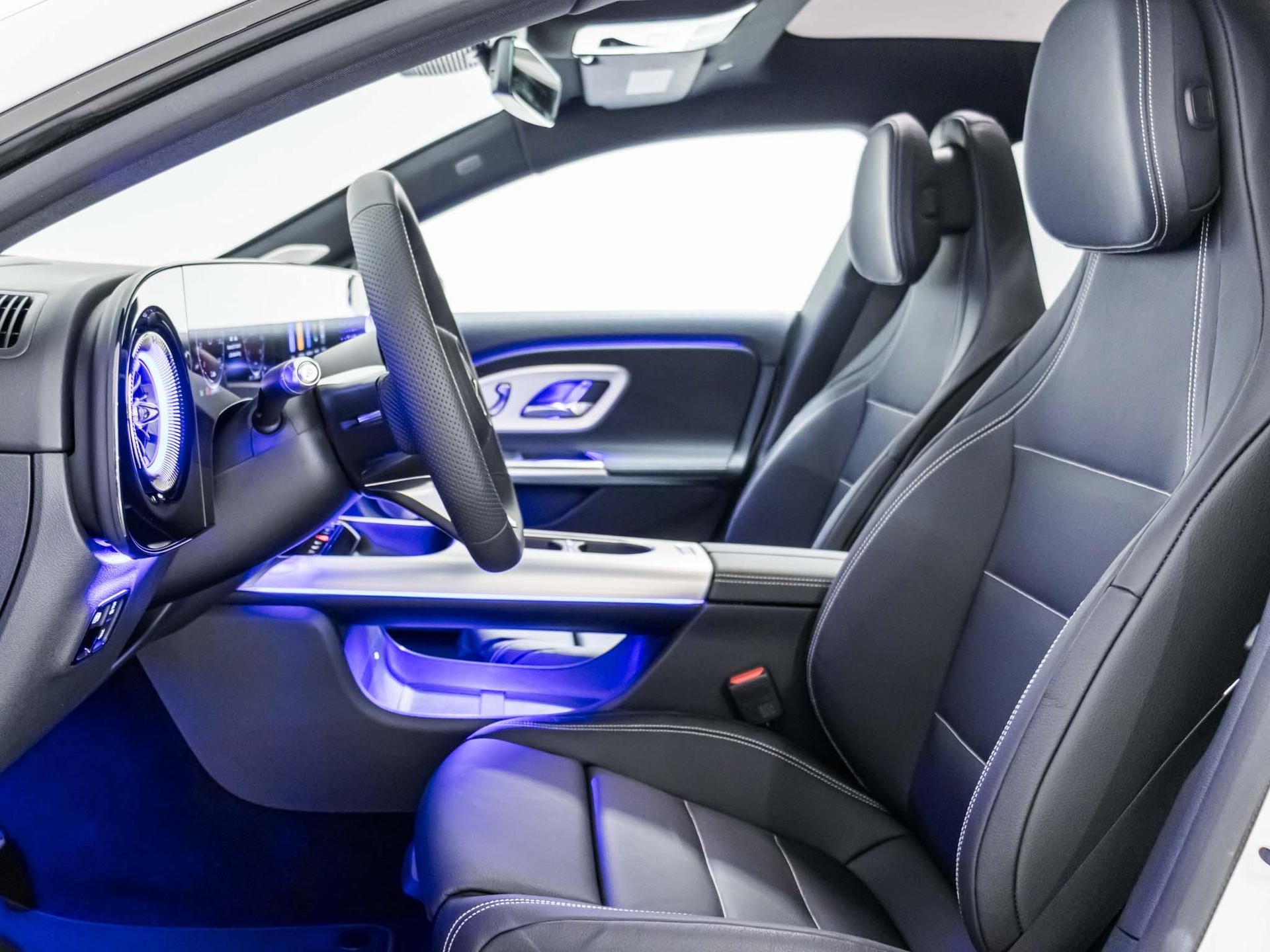 MERCEDES-BENZ CLA 350 4MATIC-image-7