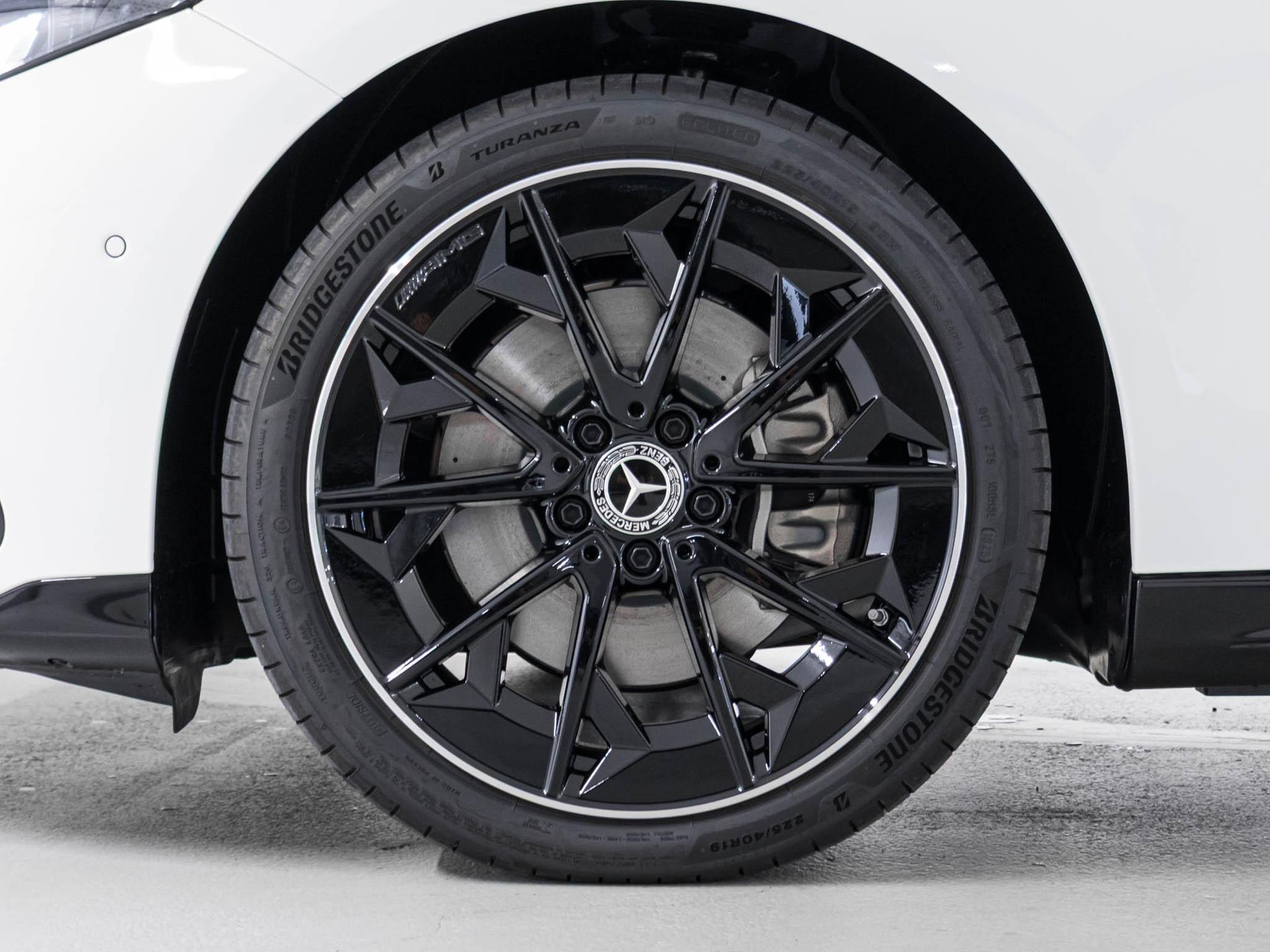 MERCEDES-BENZ CLA 350 4MATIC-image-14