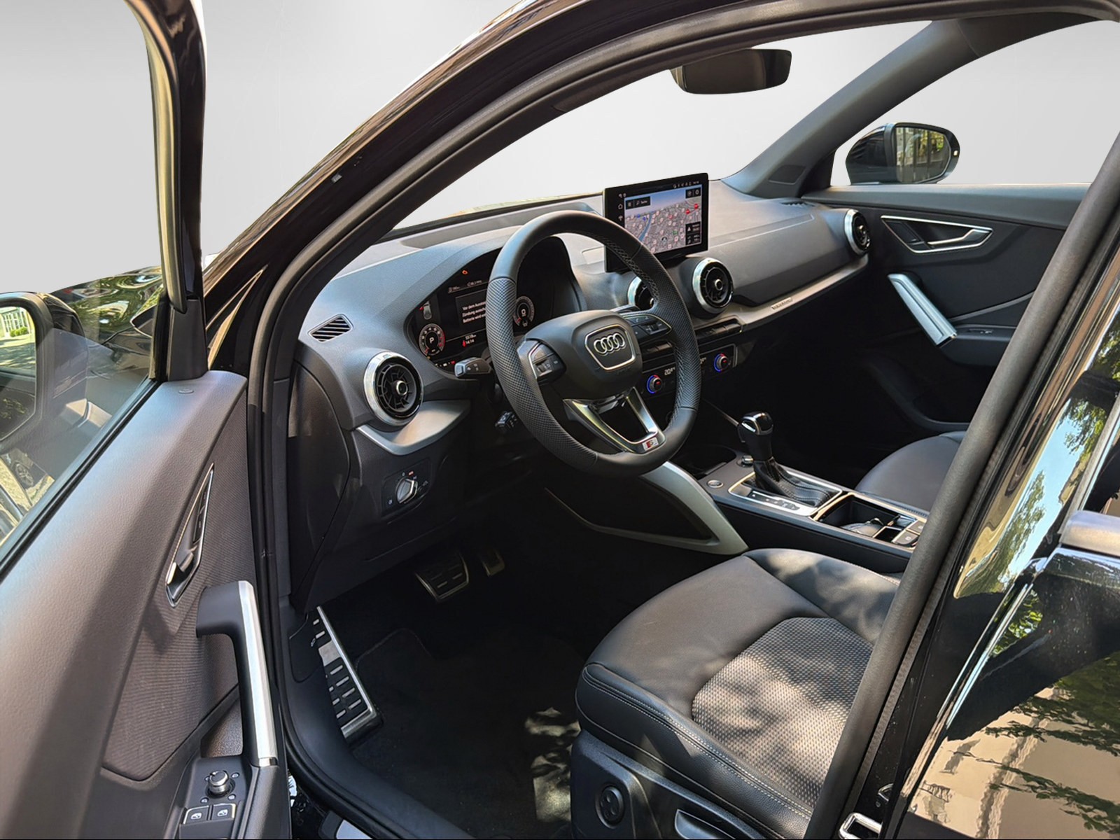 AUDI Q2 40 TFSI advanced Attraction quattro S-tronic-showroom-element-2