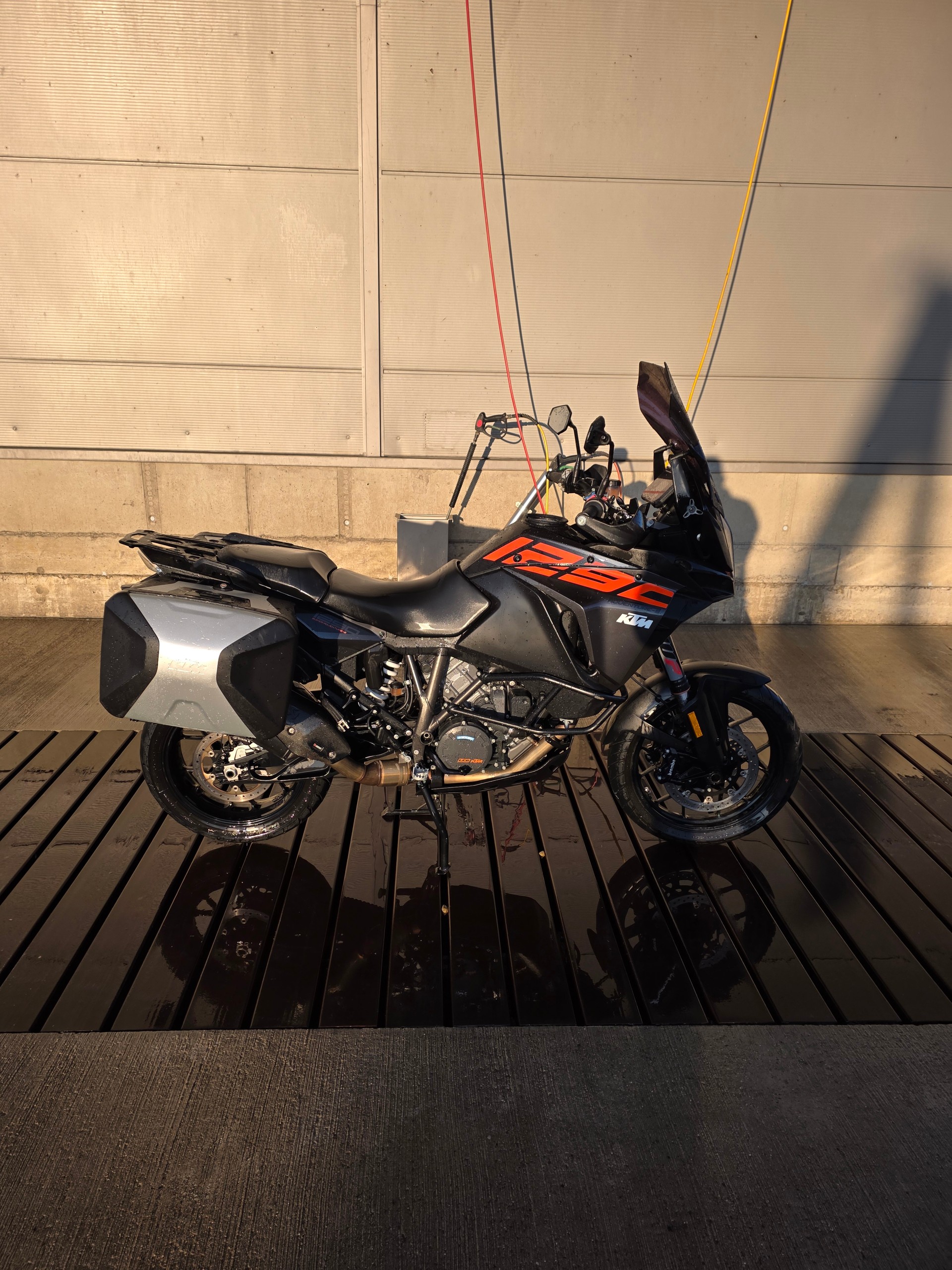 KTM 1290 Super Adventure S-image-2