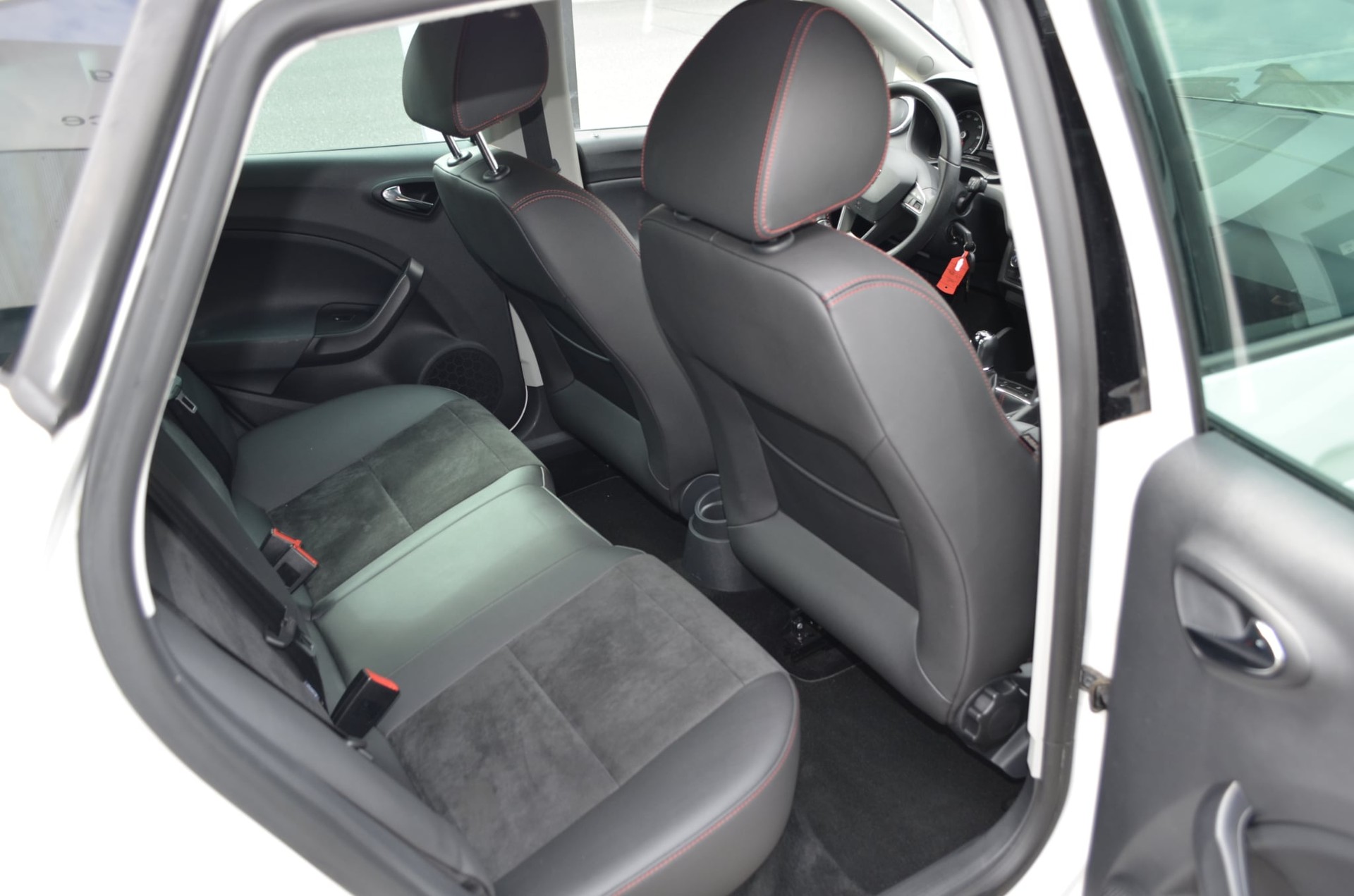 SEAT Ibiza 1.0 EcoTSI FR-image-9