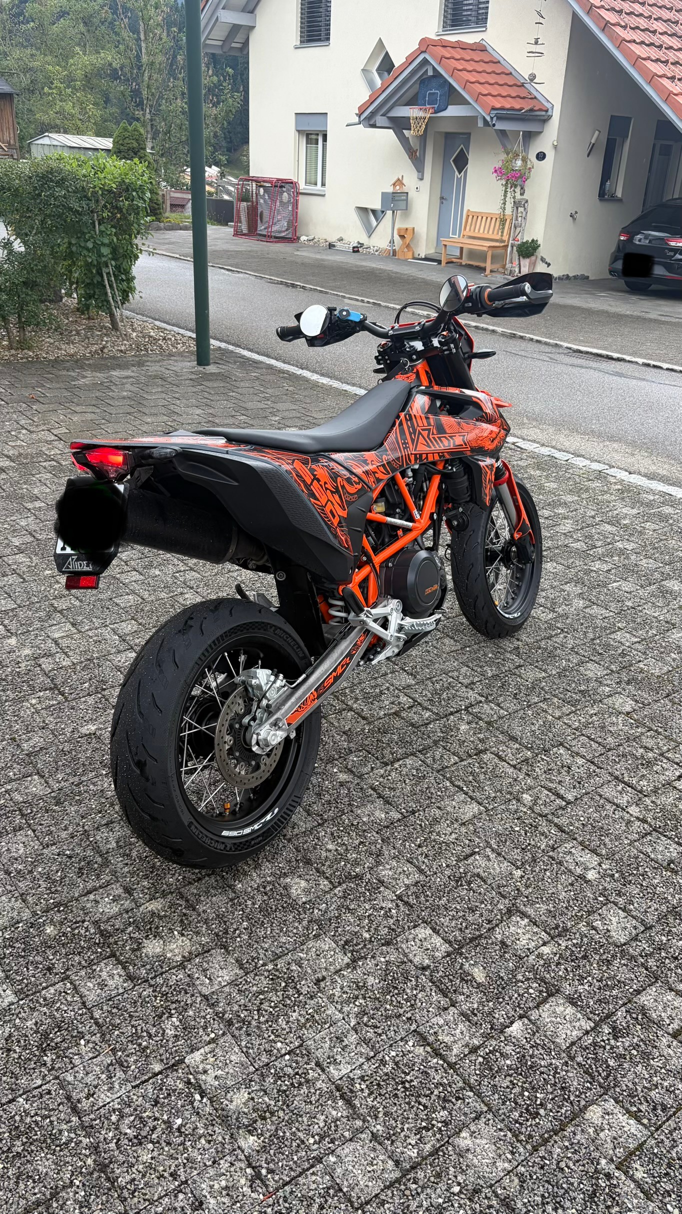 KTM 690 SMC R ABS-image-3