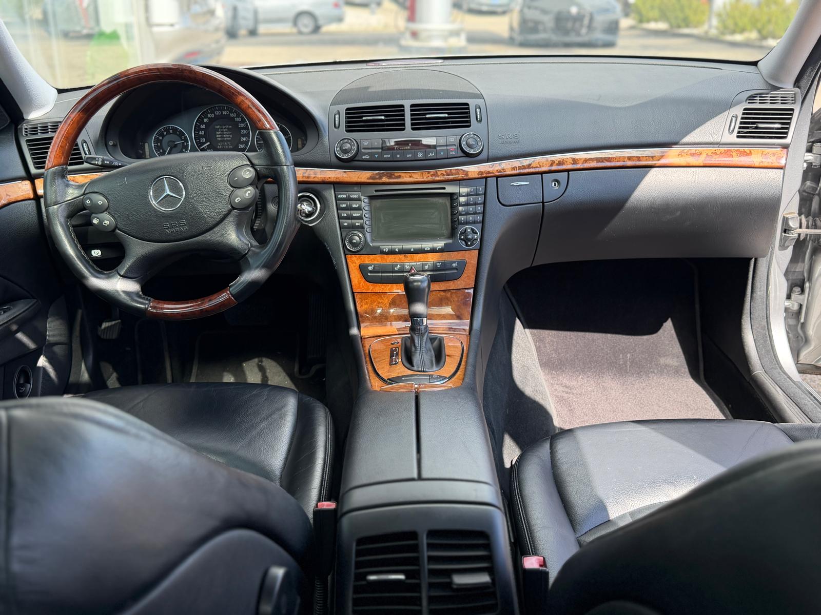 MERCEDES-BENZ E 320 CDI Elégance 4Matic Automatic-image-13