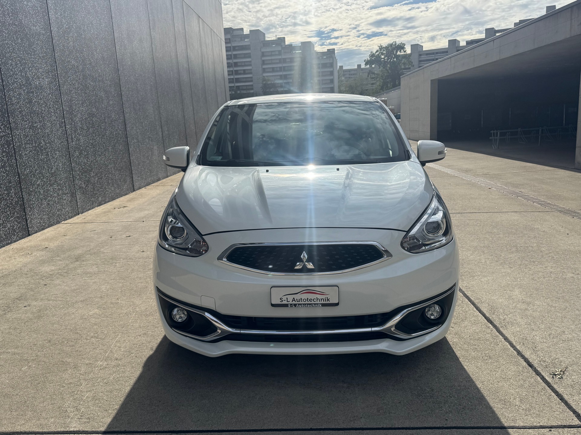 MITSUBISHI Space Star 1.2 Hanami CVT-showroom-element-1