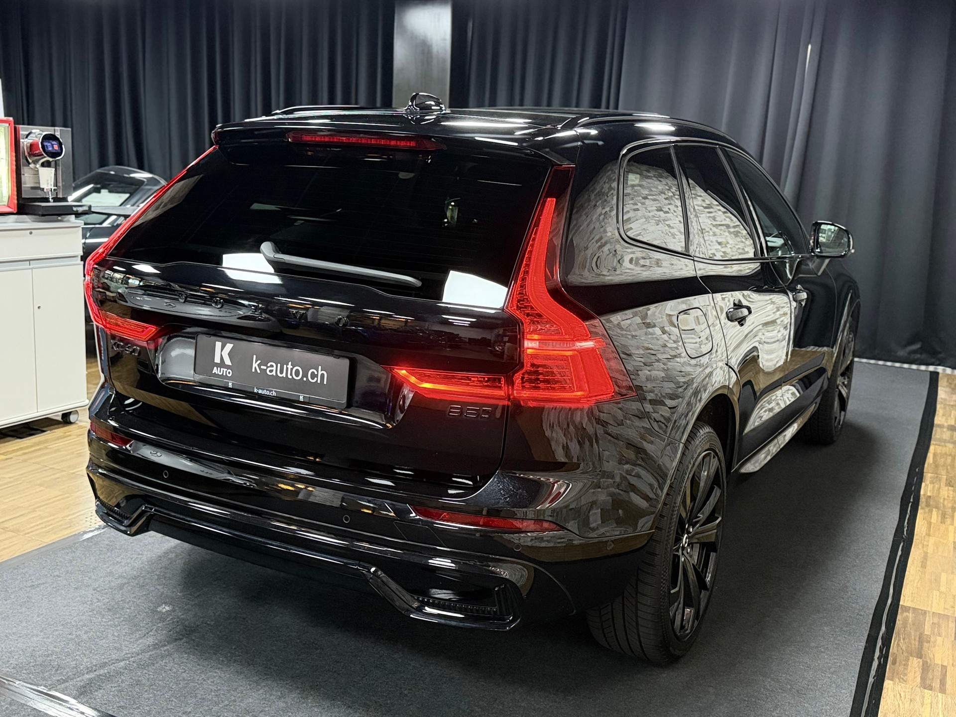 VOLVO XC60 B5 Benzin Mild Hybrid AWD Ultra Dark Geartronic-image-5