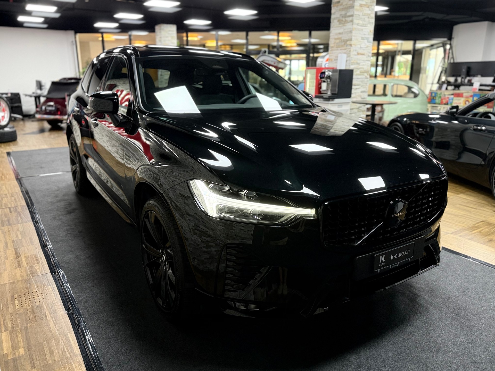 VOLVO XC60 B5 Benzin Mild Hybrid AWD Ultra Dark Geartronic-image-9
