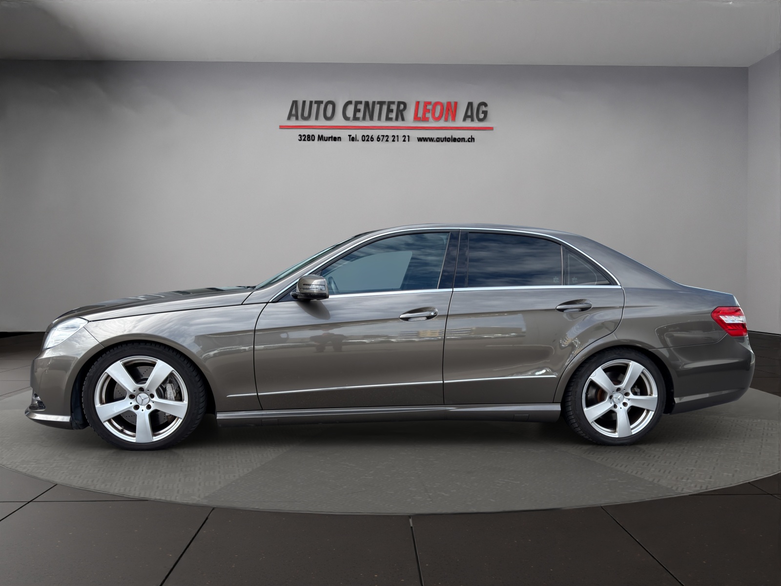 MERCEDES-BENZ E 500 CGI BlueEff. Avantgarde 4Matic 7G-Tronic-showroom-element-2