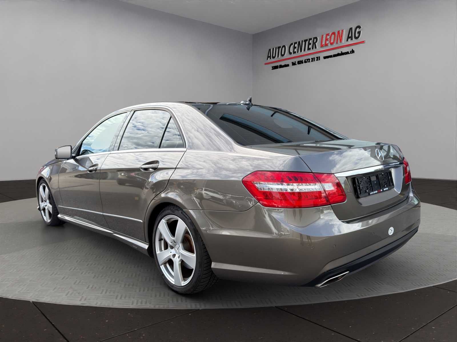 MERCEDES-BENZ E 500 CGI BlueEff. Avantgarde 4Matic 7G-Tronic-showroom-element-3