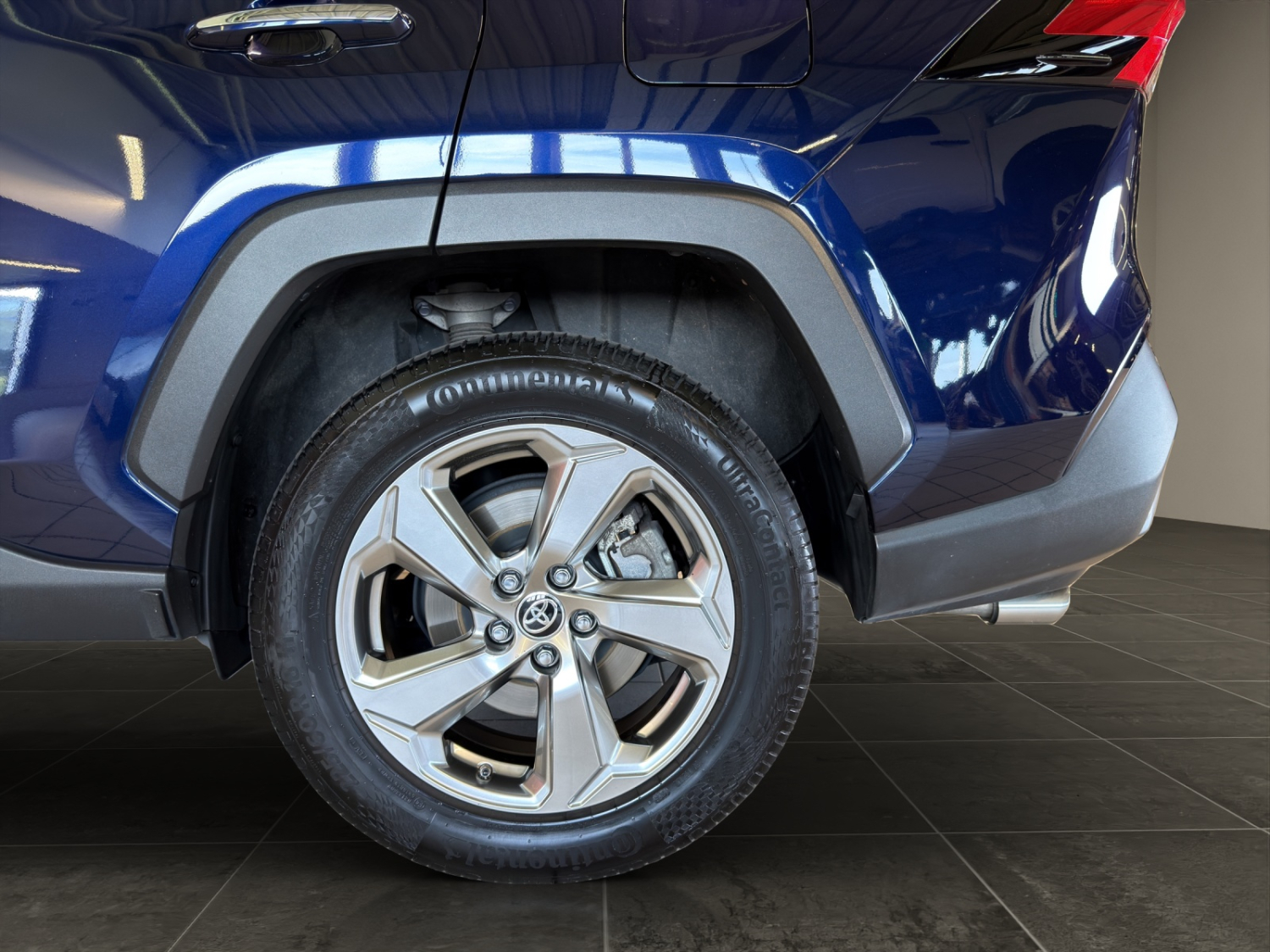 TOYOTA RAV4 2.5 HEV Premium-image-23