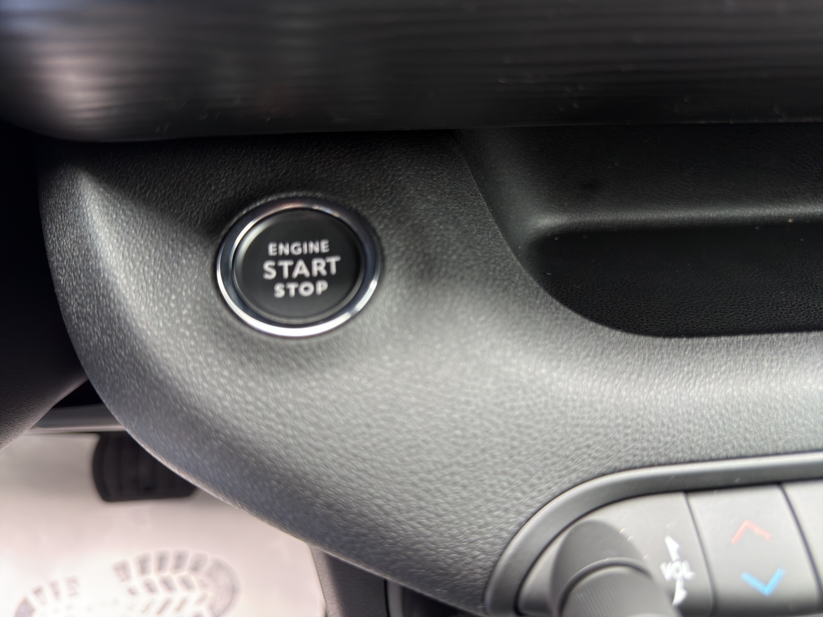 JEEP Avenger 1.2 Turbo MHEV Longitude-image-19