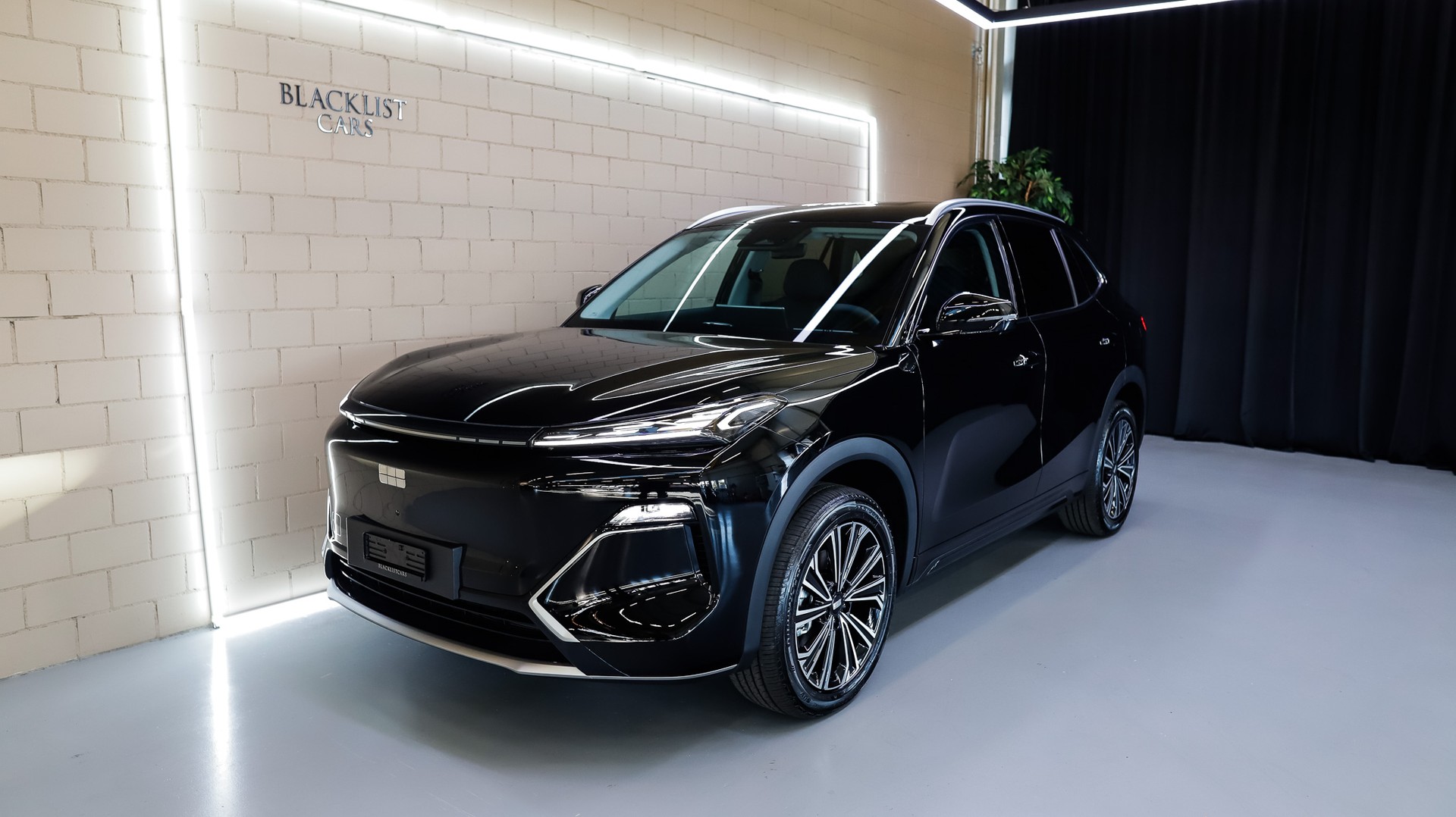 GEELY Starray EM-i Pro+ PHEV *Polar Black*