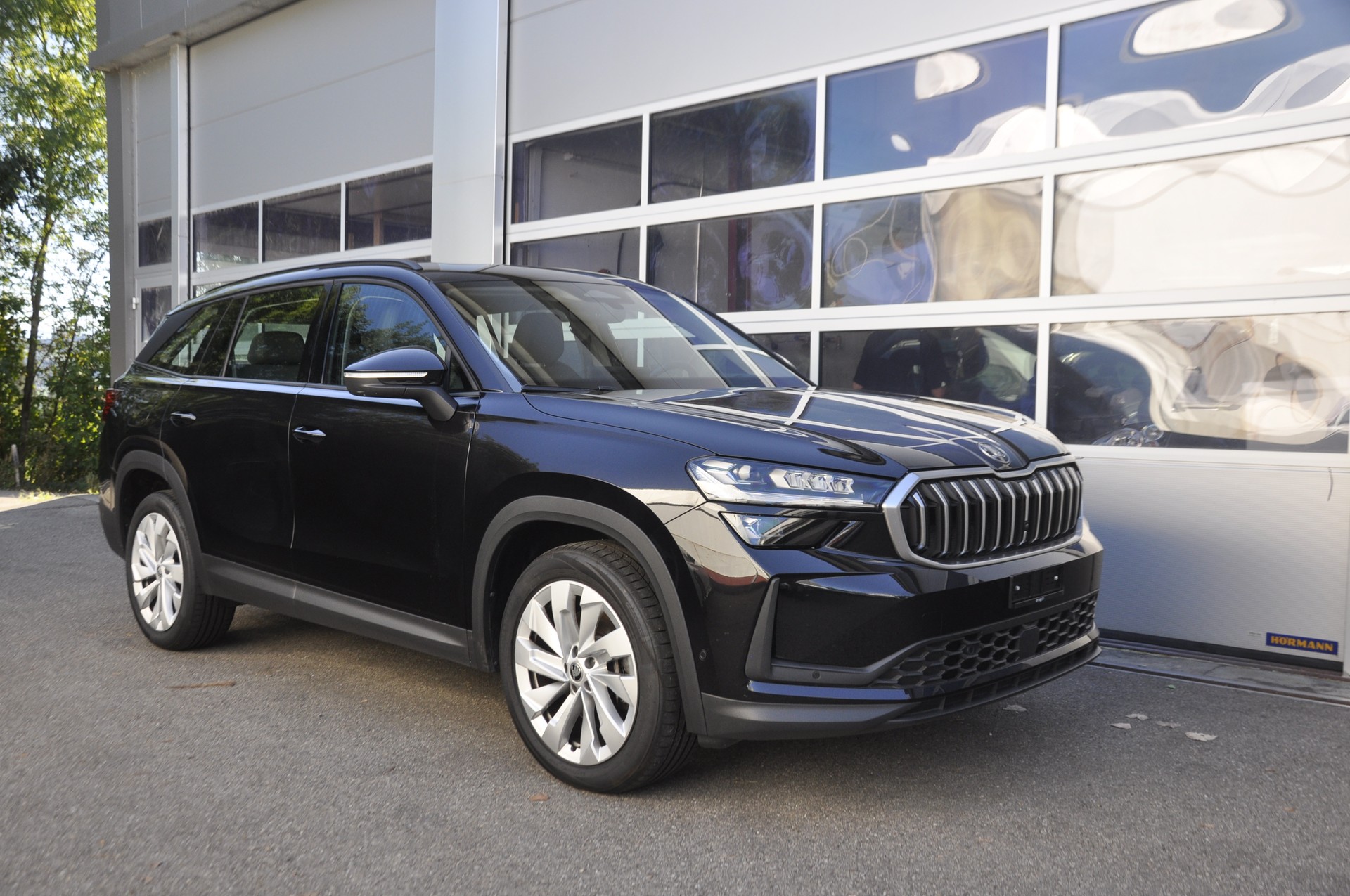 SKODA Kodiaq 2.0 TDI Selection 4x4 I Anhängerkupplung I Panorama-Glasdach I Standheizung