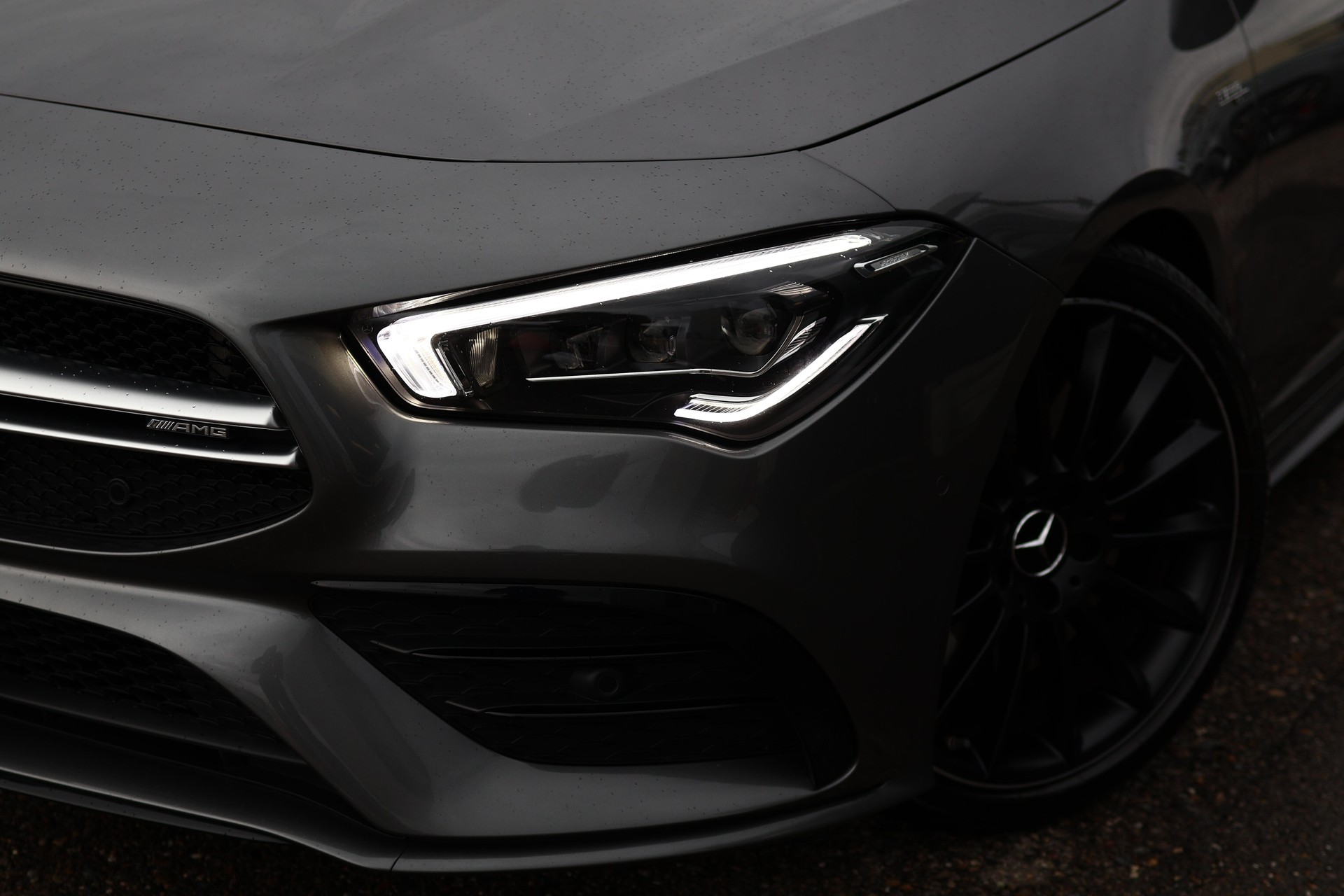MERCEDES-BENZ CLA 35 AMG 4matic Shooting Brake * PACK PREMIUM PLUS * PANORAMA * HEAD-UP DISPLAY *-showroom-element-1
