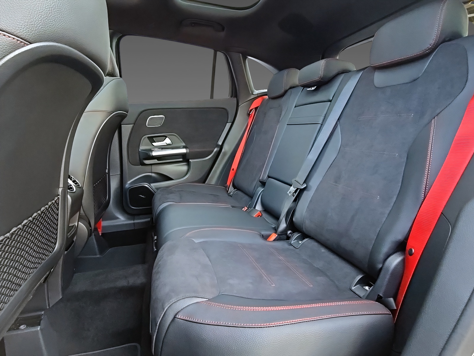 MERCEDES-BENZ GLA 35 4Matic-image-10