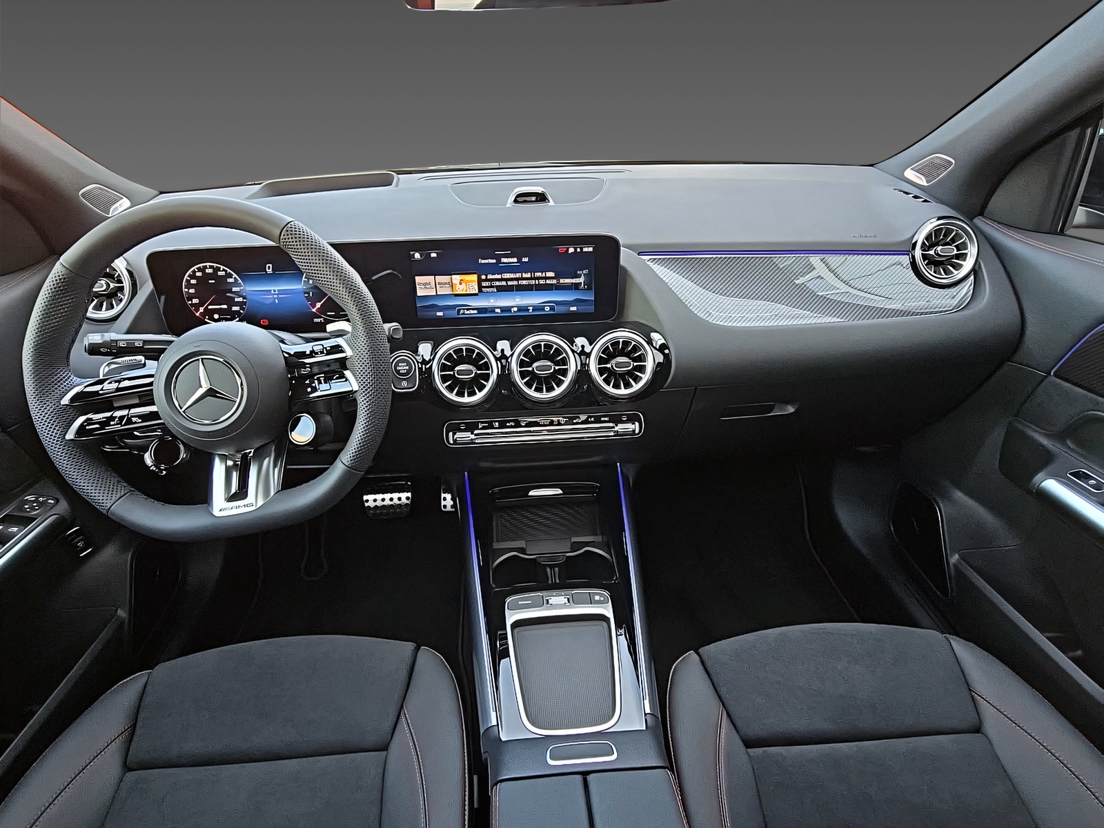 MERCEDES-BENZ GLA 35 4Matic-image-8