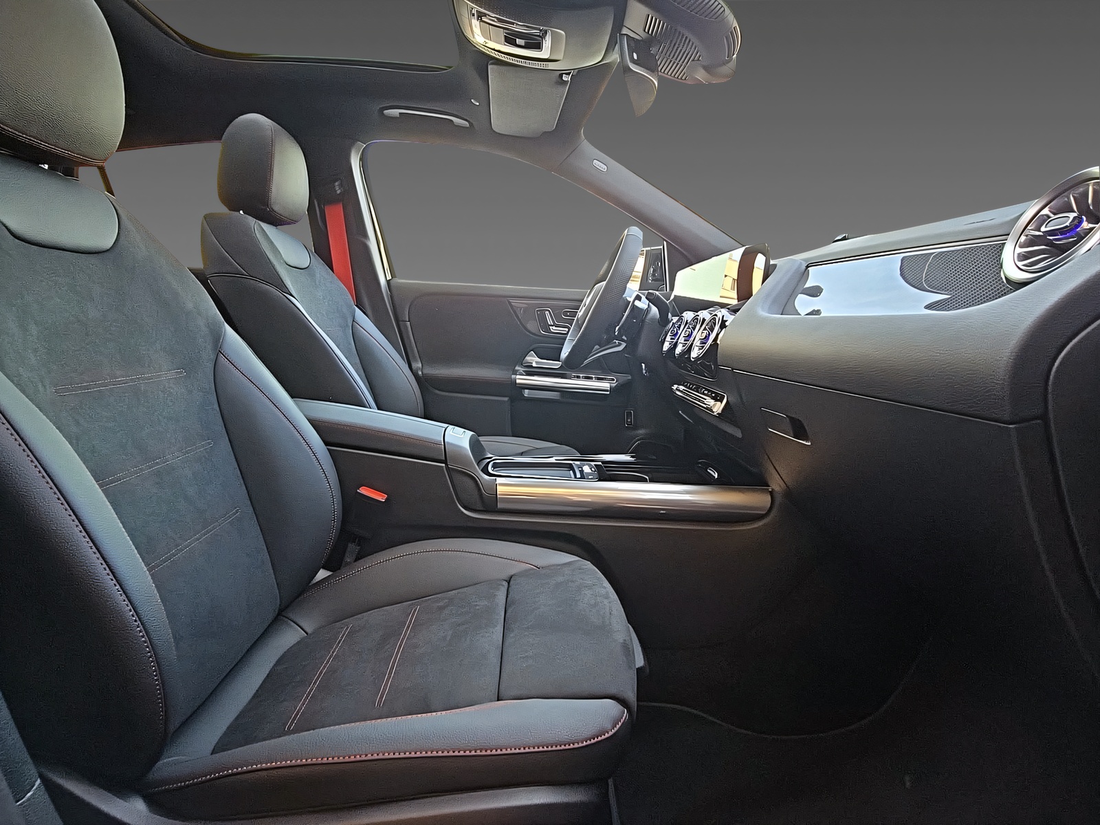 MERCEDES-BENZ GLA 35 4Matic-image-11