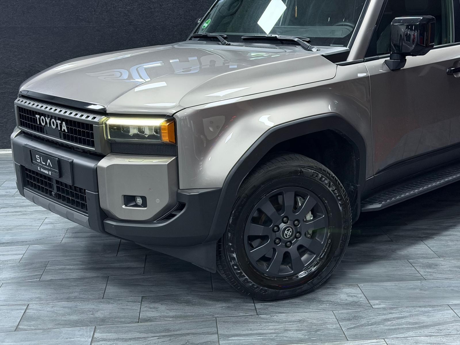 TOYOTA Land Cruiser 2.8TD Comfort-showroom-element-1