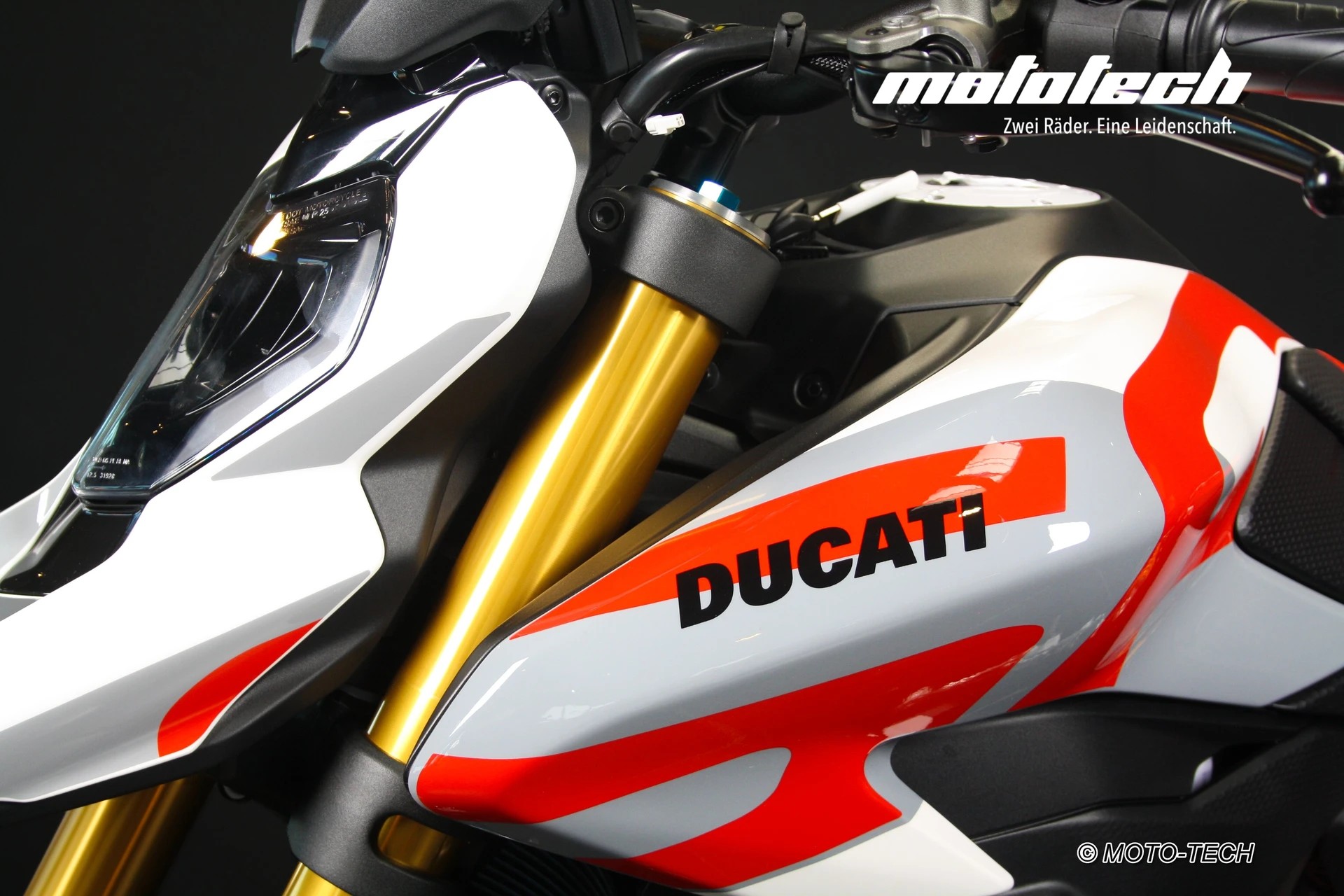 DUCATI Hypermotard V2 SP-image-6
