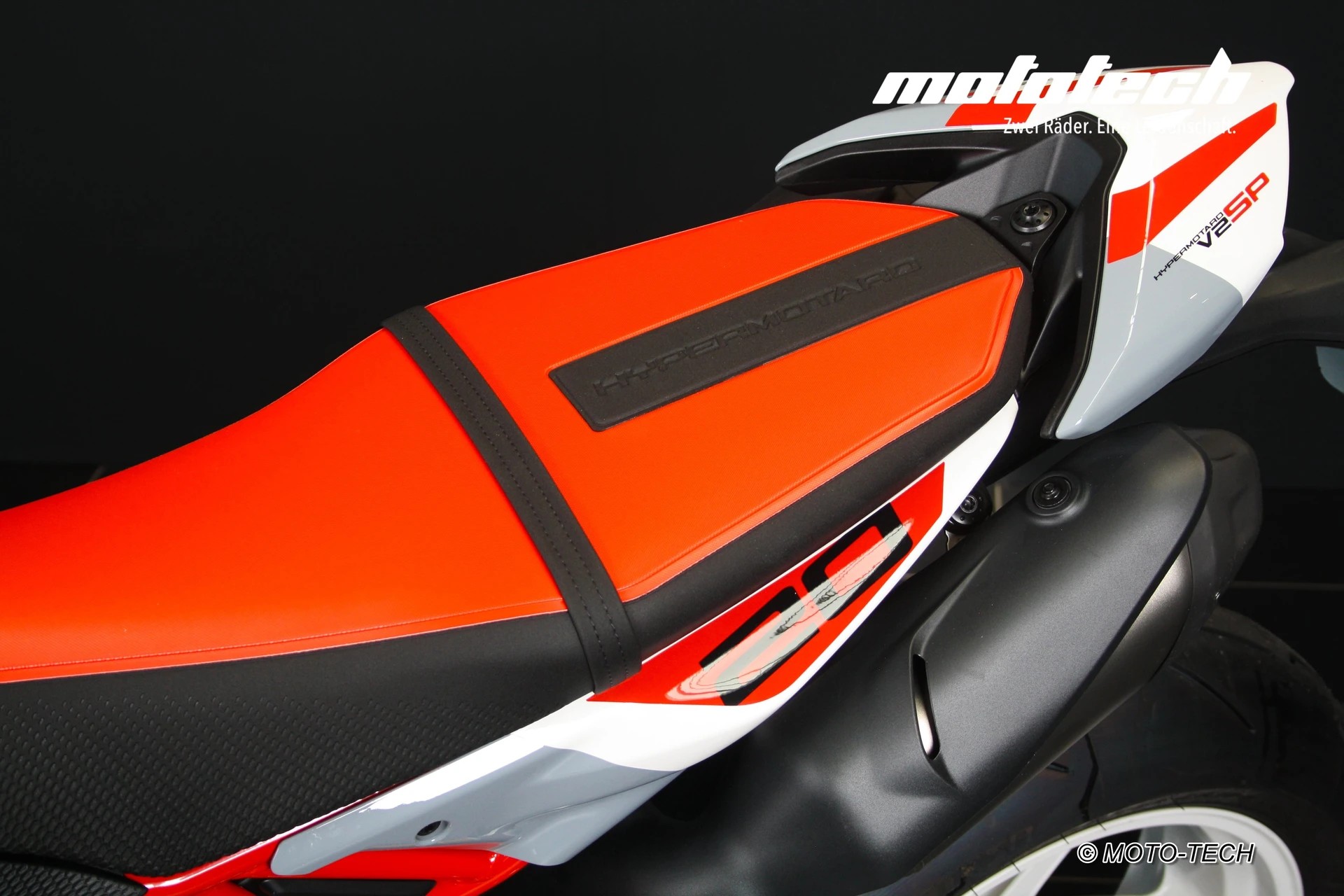 DUCATI Hypermotard V2 SP-image-8