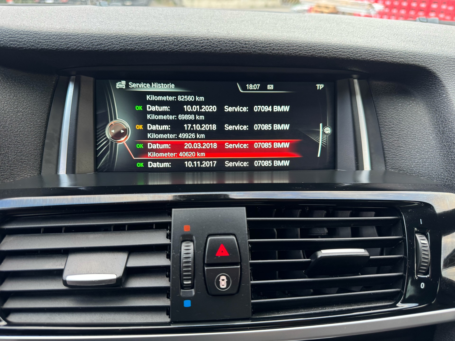 BMW X4 xDrive 30d M-Paket xLine Steptronic-image-27