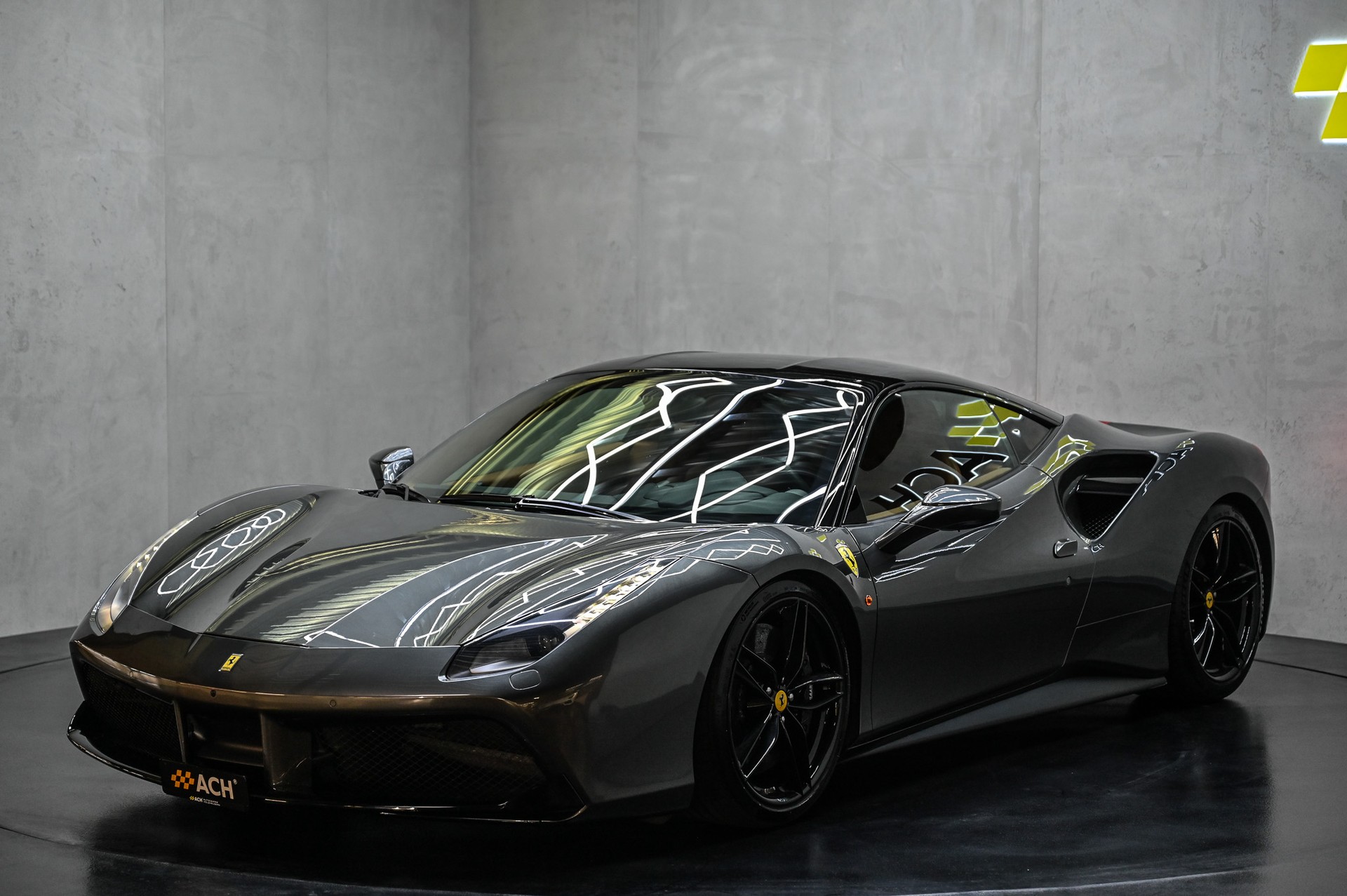 FERRARI 488 GTB 3.9 V8-showroom-element-2