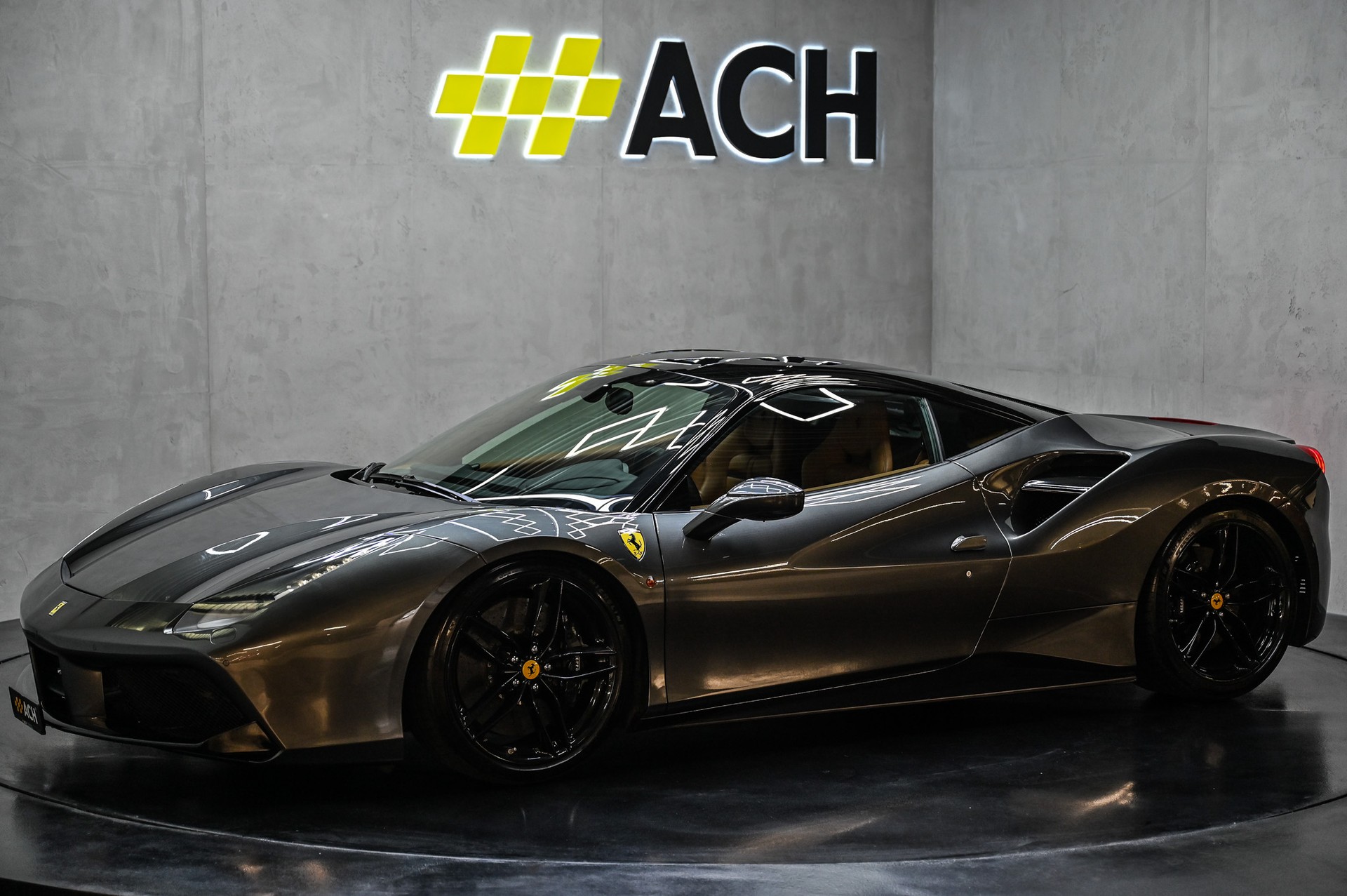 FERRARI 488 GTB 3.9 V8-showroom-element-3