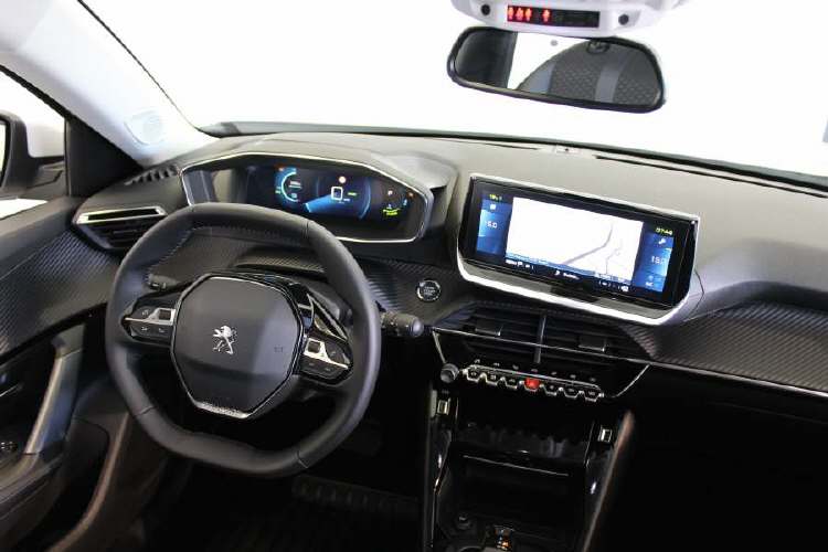 PEUGEOT 2008 e-Allure-image-5