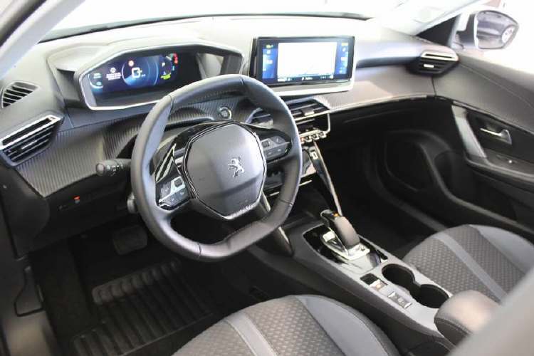 PEUGEOT 2008 e-Allure-image-4