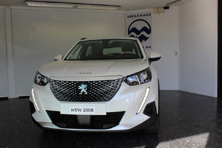 PEUGEOT 2008 e-Allure-showroom-element-1
