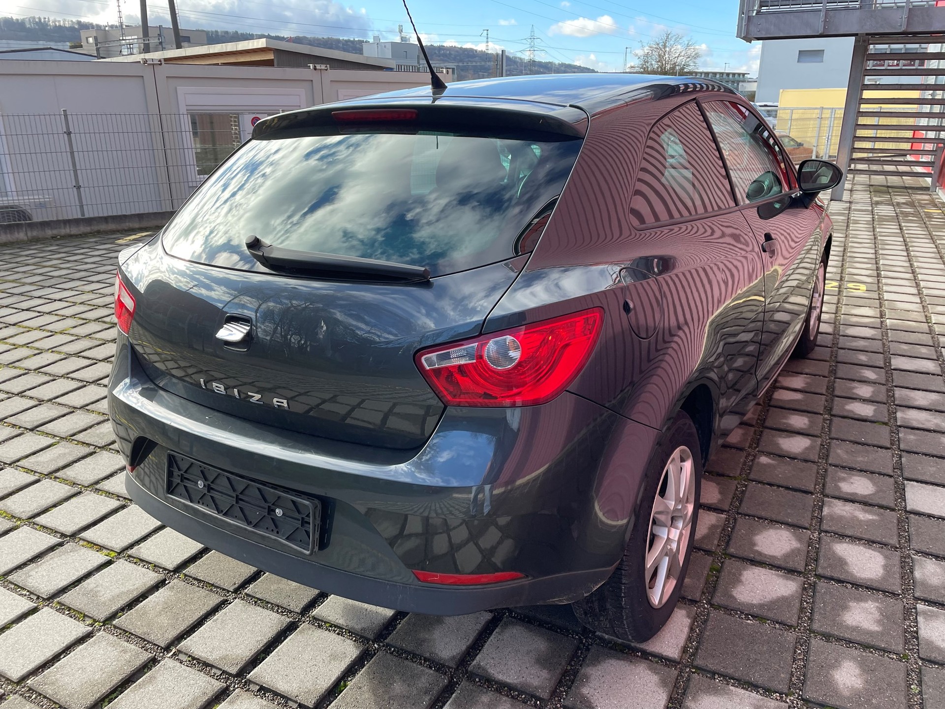 SEAT Ibiza SC 1.4 Style-image-2