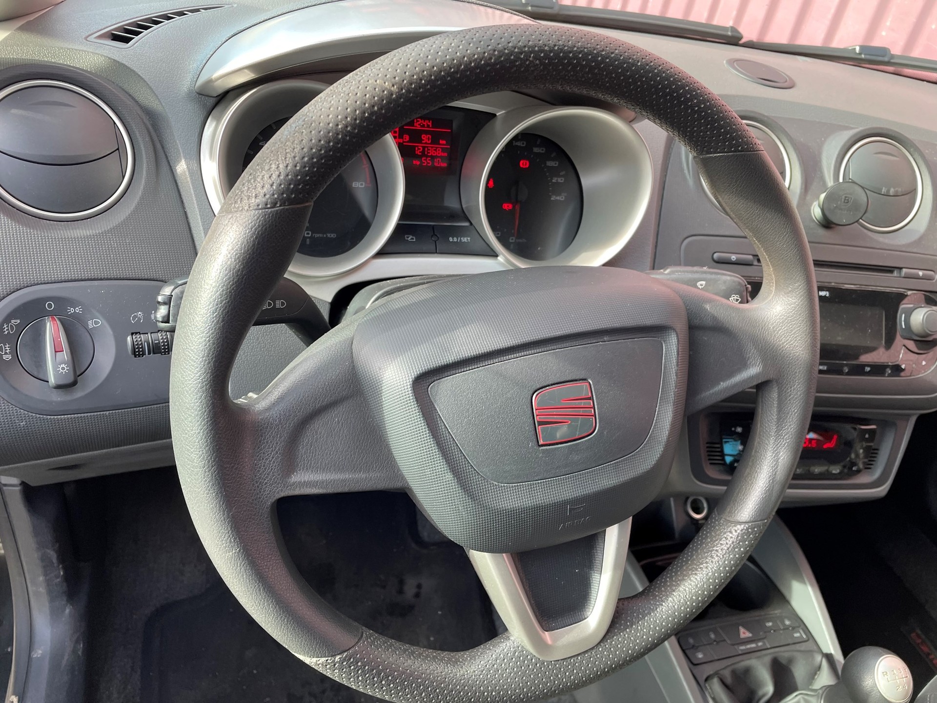 SEAT Ibiza SC 1.4 Style-image-5
