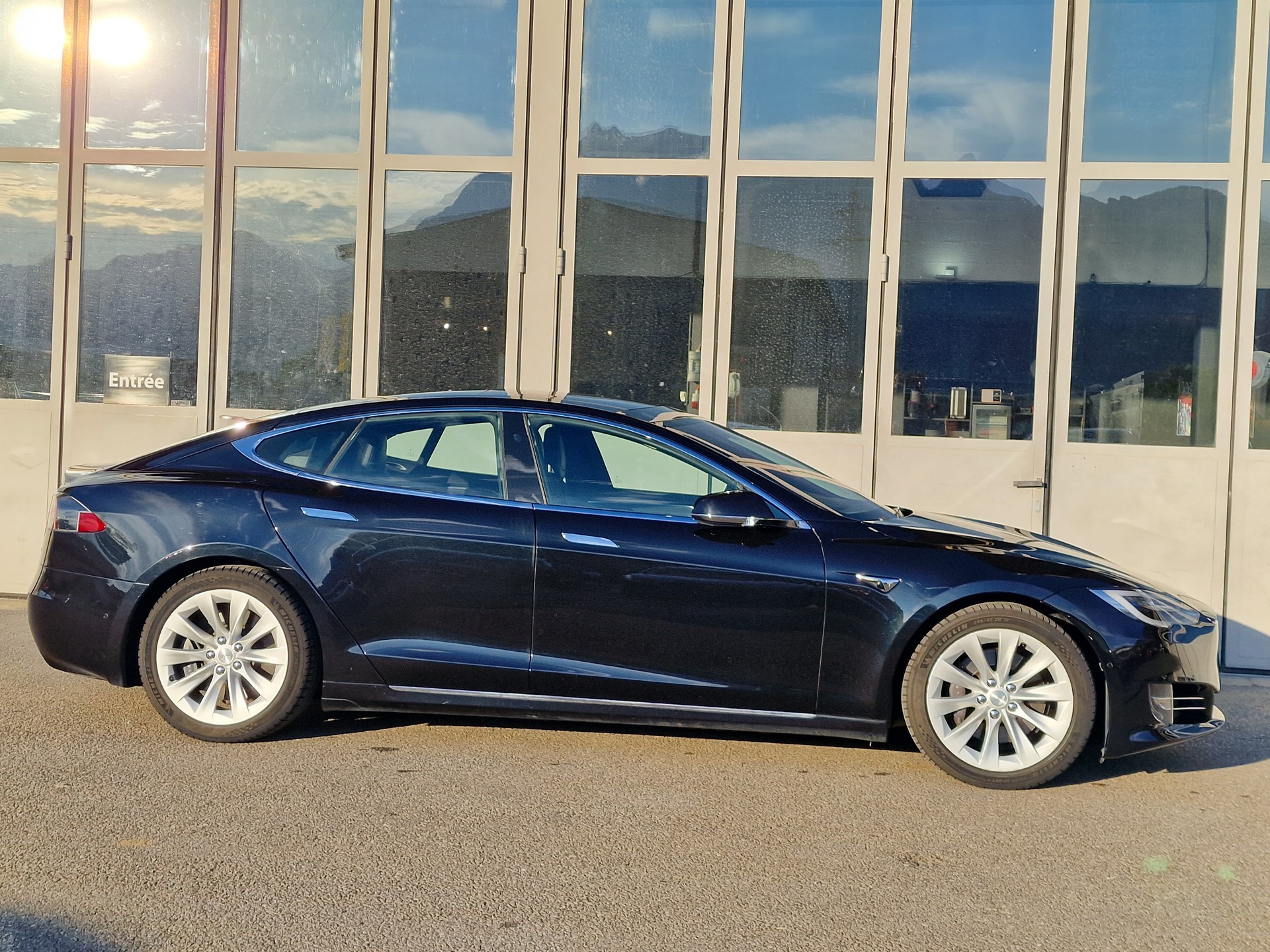 TESLA Model S 100 D-image-4