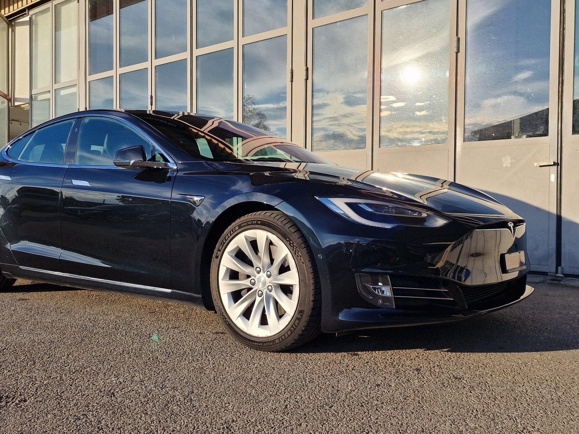 TESLA Model S 100 D-image-5