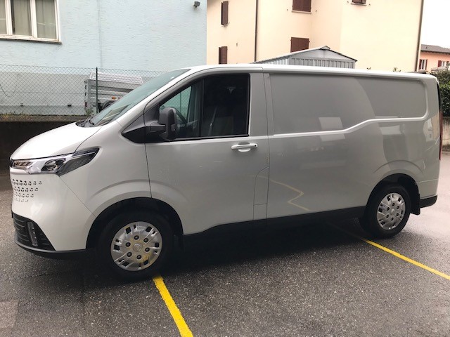MAXUS eDeliver 7 L1 77kWh-image-2