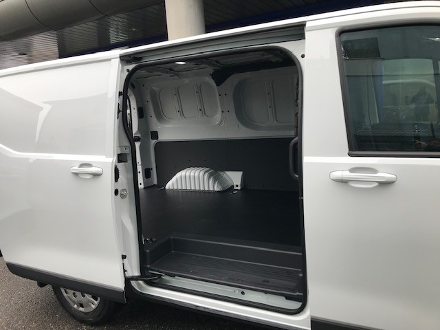 MAXUS eDeliver 7 L1 77kWh-image-7