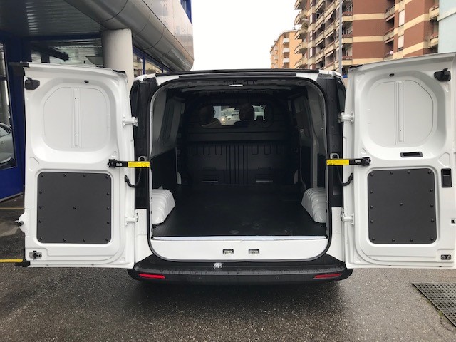 MAXUS eDeliver 7 L1 77kWh-image-10