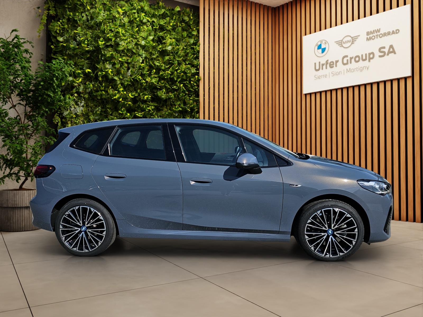 BMW 🆕 230e xDrive Active Tourer (CH)⛽+🔌-image-6